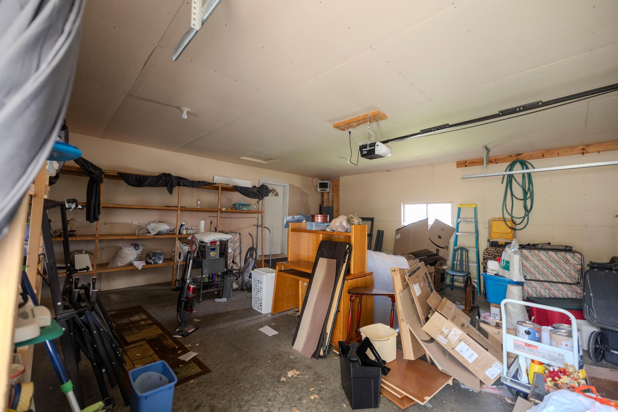 2 Line Drive Property Photo 34