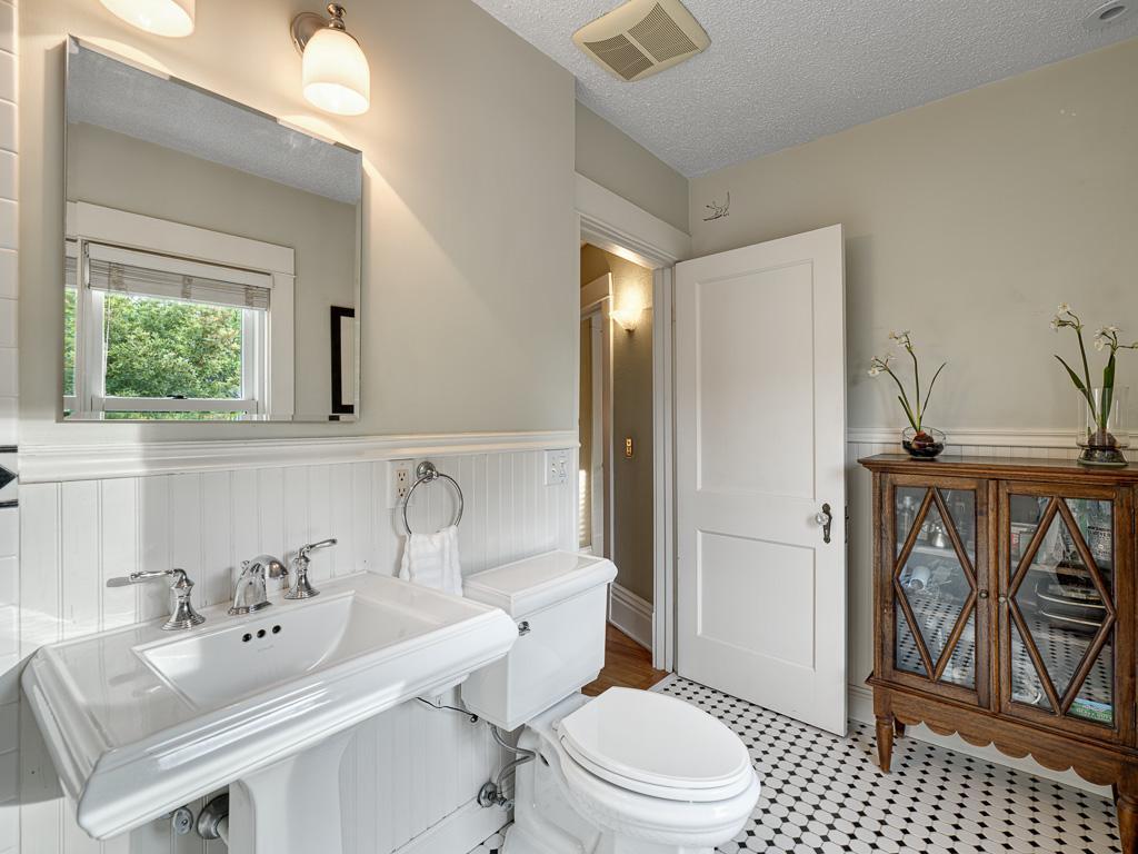 132 W 36th Street Property Photo 22