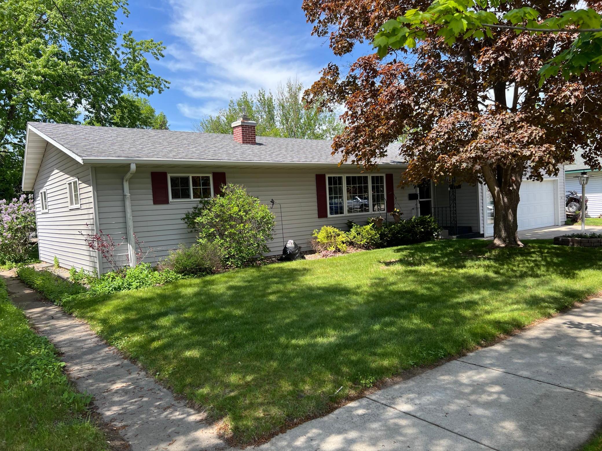 407 1st Street SW Property Photo 1
