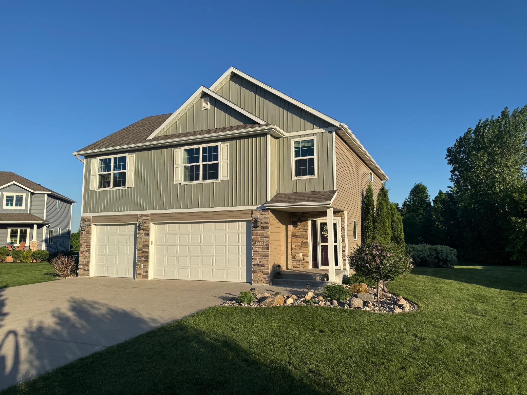 2414 Valley View