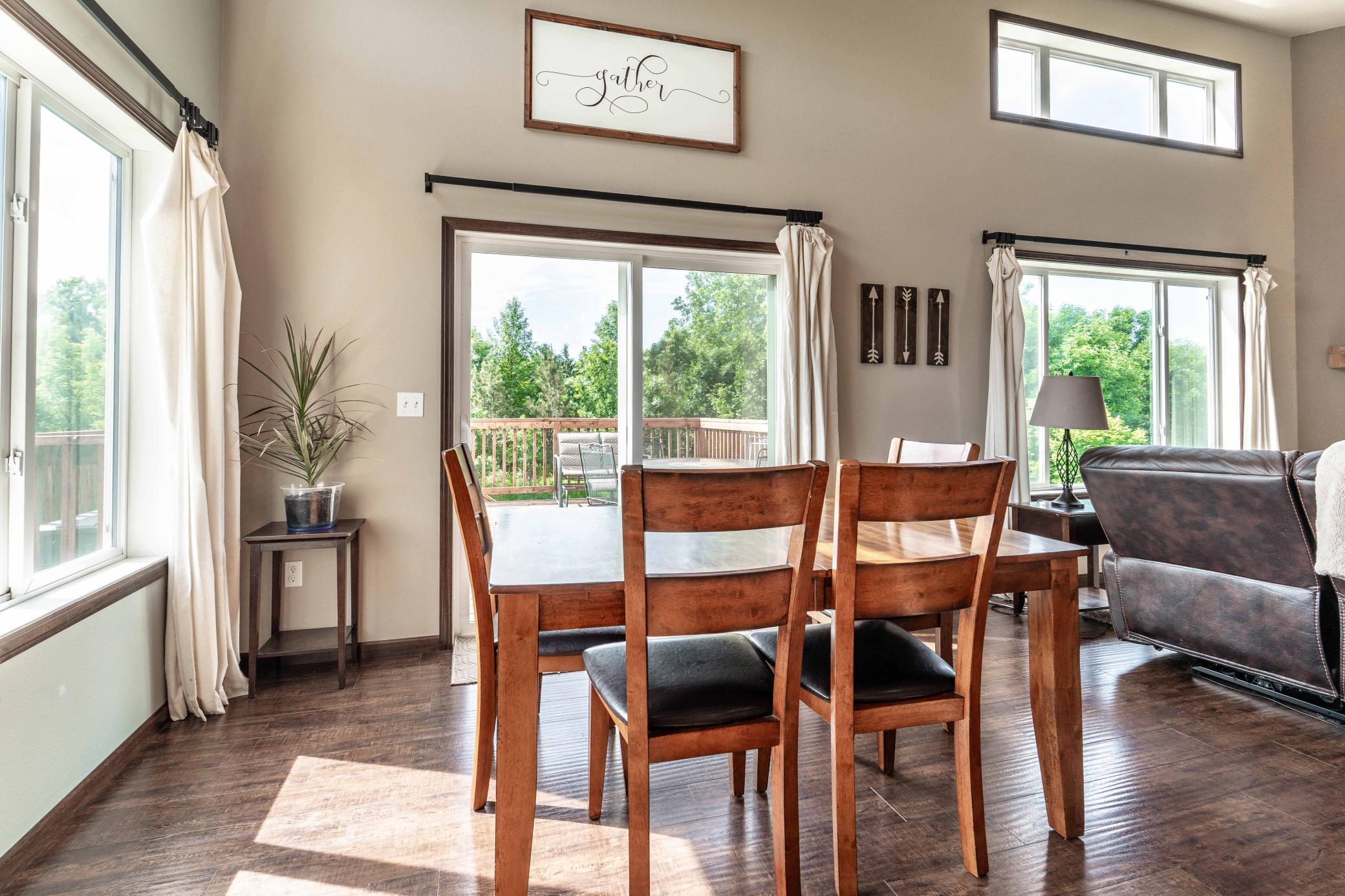 2414 Valley View Property Photo 4