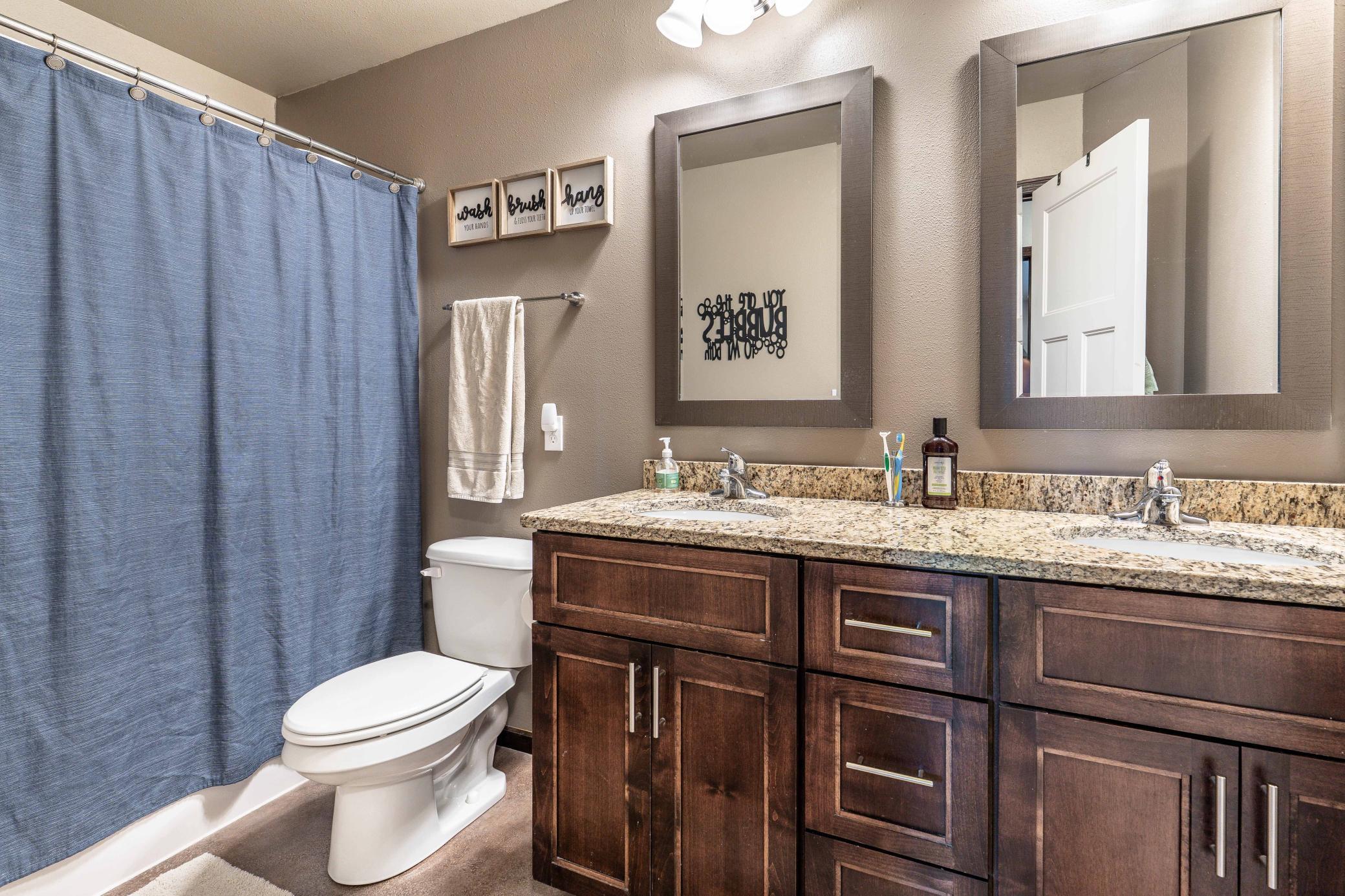 2414 Valley View Property Photo 6