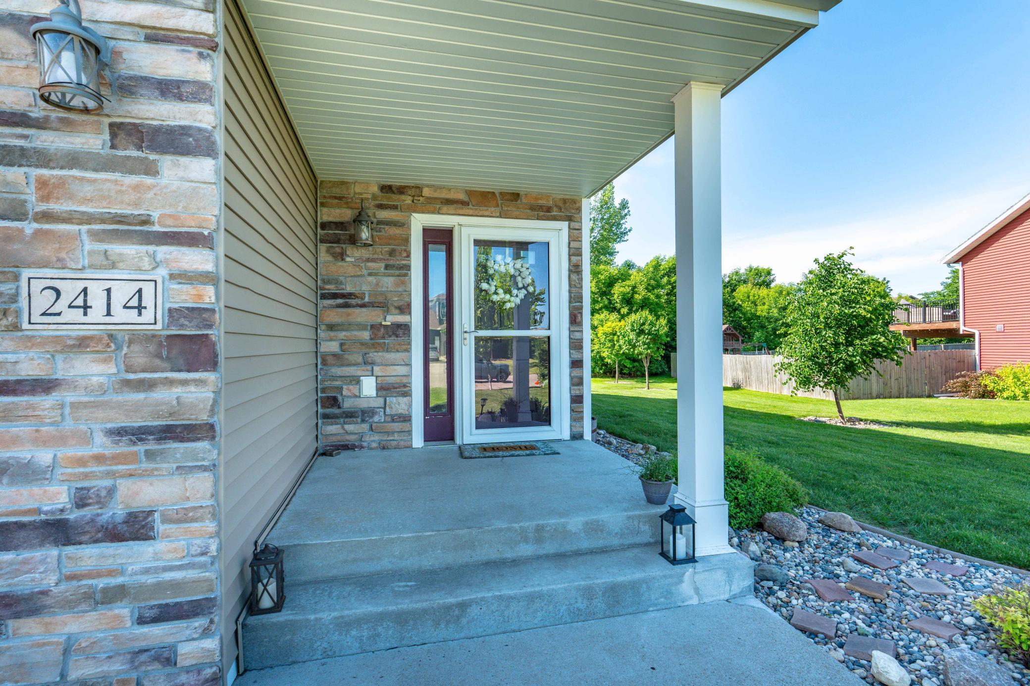 2414 Valley View Property Photo 9