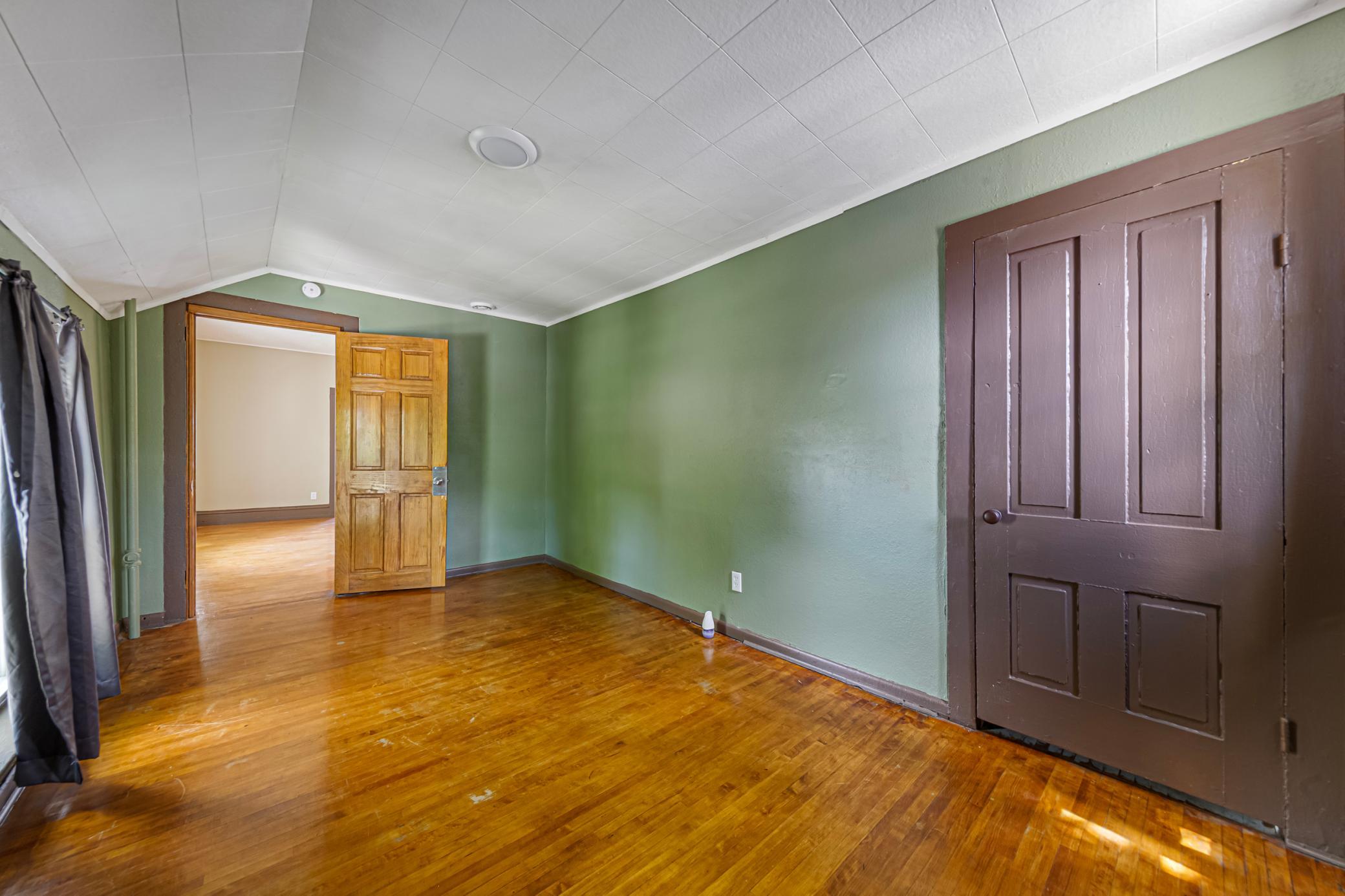 3 6th Avenue Nw Property Photo 8