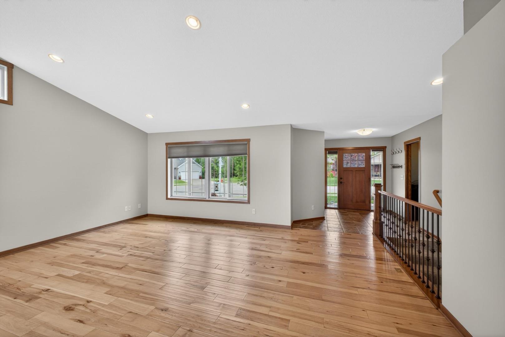 4201 Dodge Lane Ne Property Photo 9