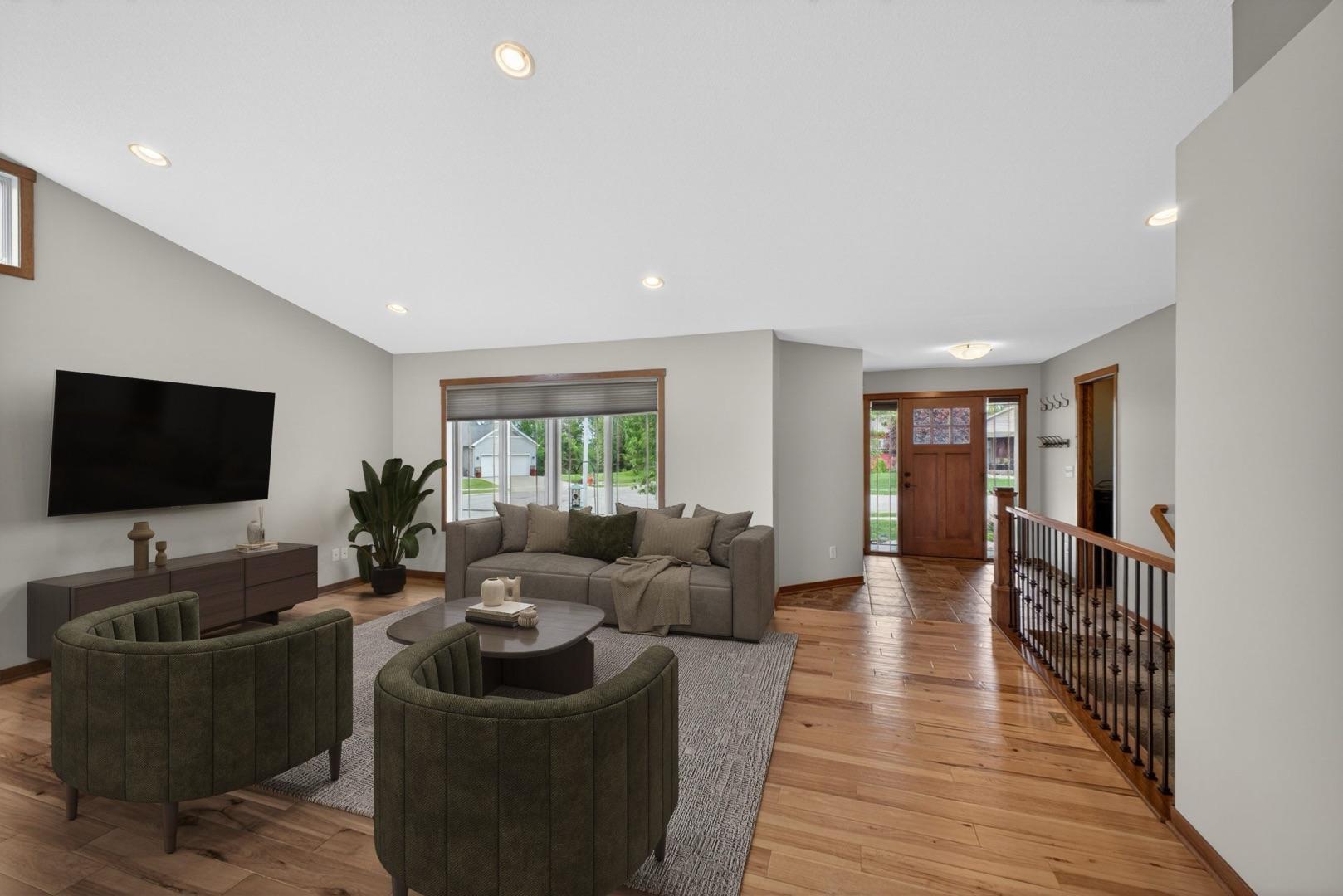 4201 Dodge Lane Ne Property Photo 10