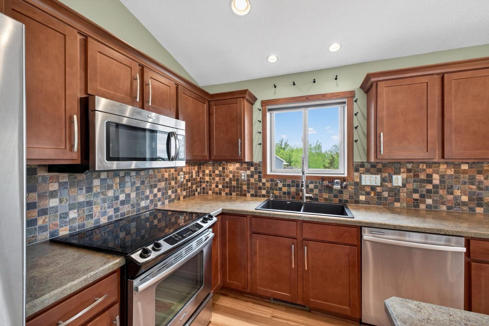 4201 Dodge Lane Ne Property Photo 18
