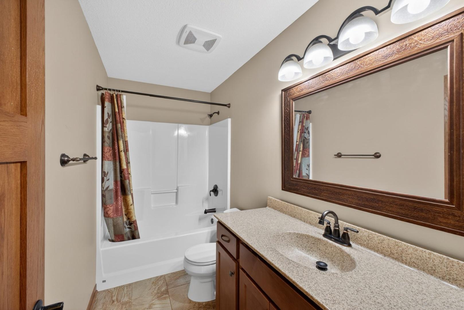 4201 Dodge Lane Ne Property Photo 24