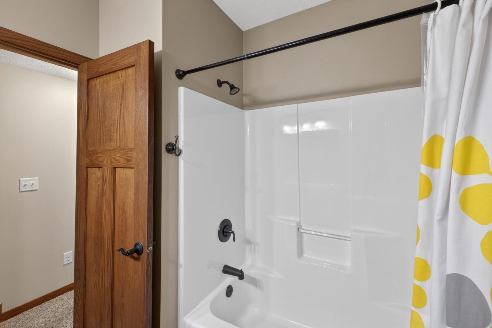 4201 Dodge Lane Ne Property Photo 40