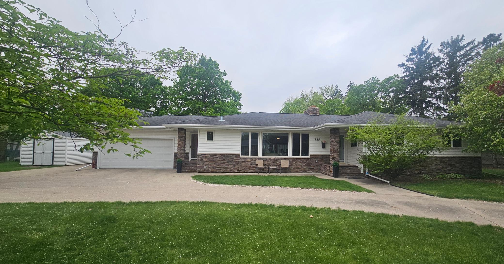 225 Wegener Drive Property Photo 1