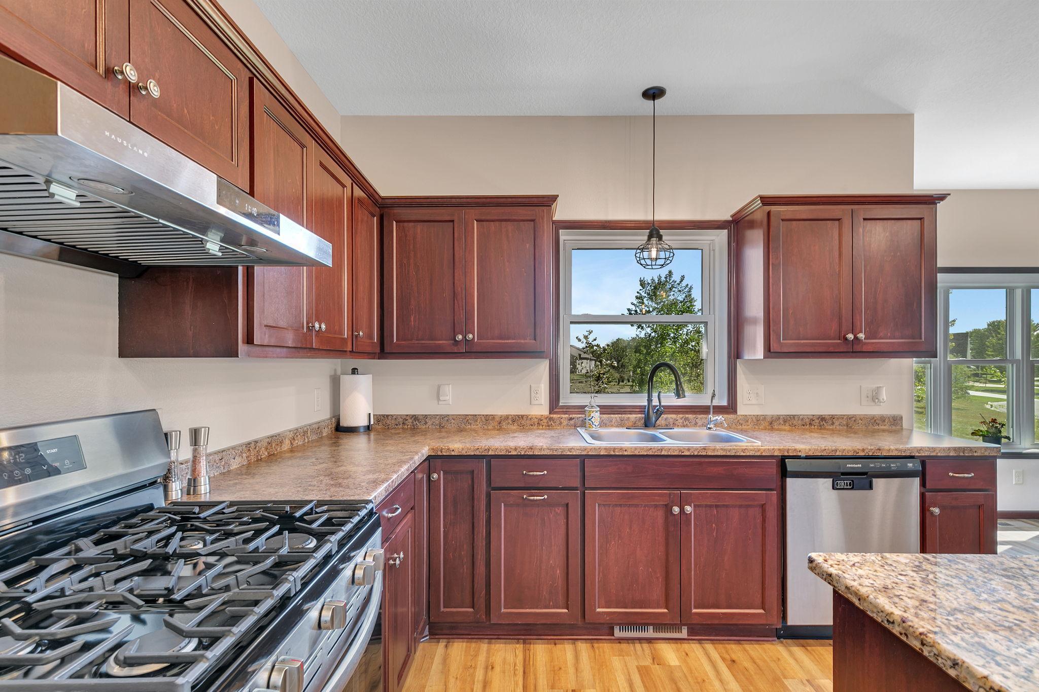 3293 Old Stone Way Ne Property Photo 7