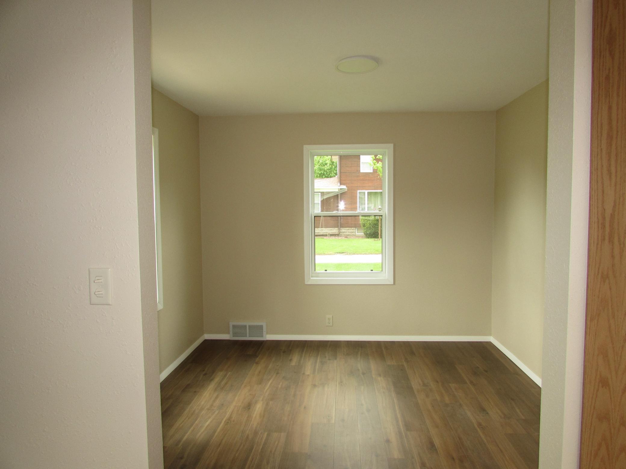 402 W Main Street Property Photo 5