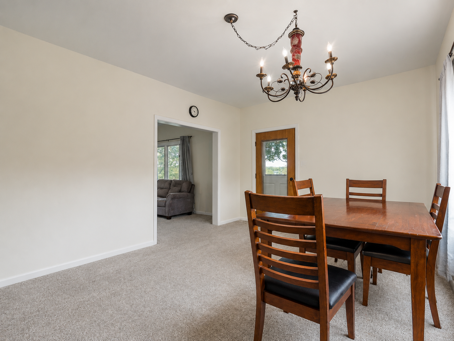 202 Division Street S Property Photo 6