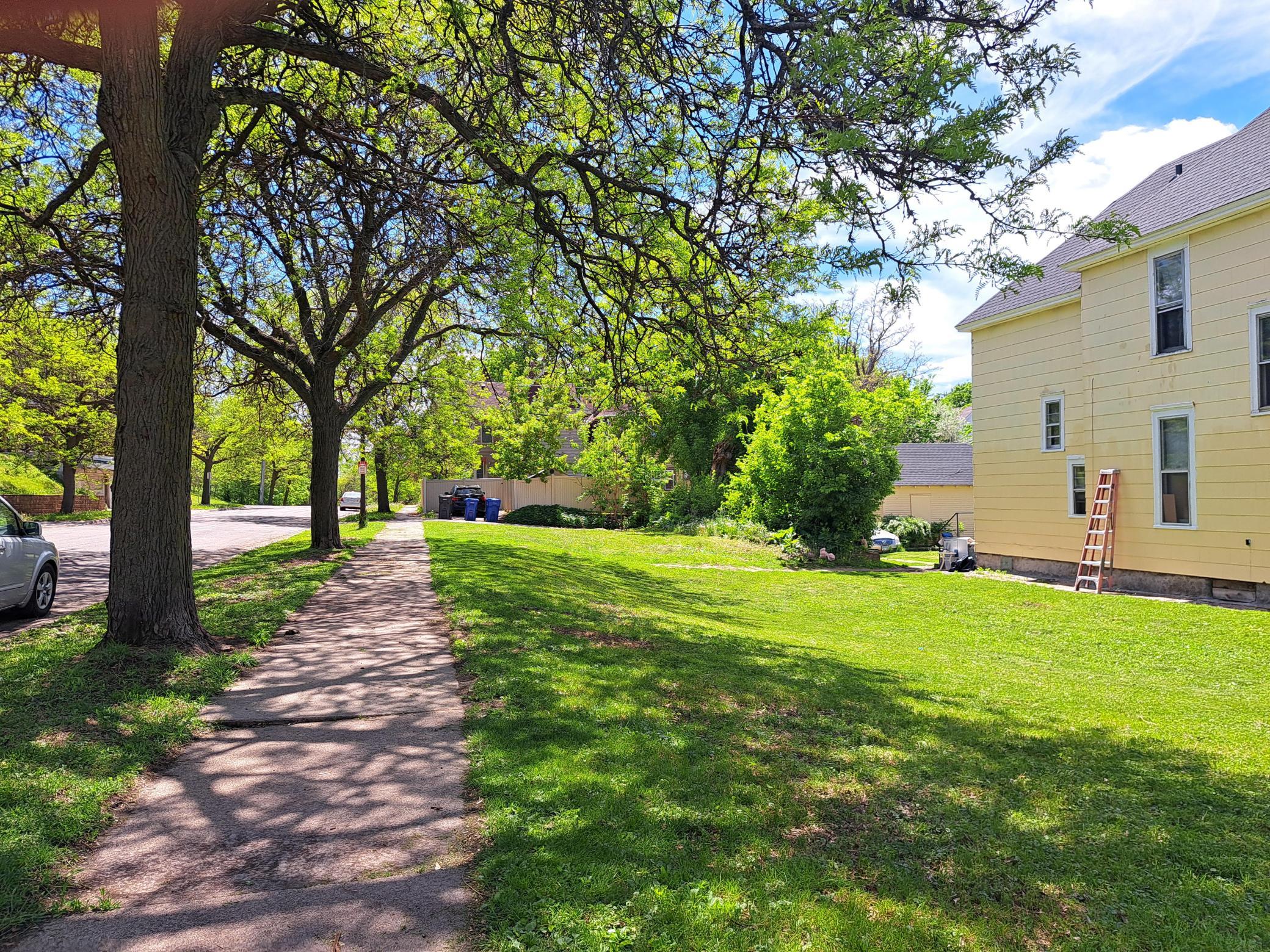696 Sims Avenue Property Photo 4