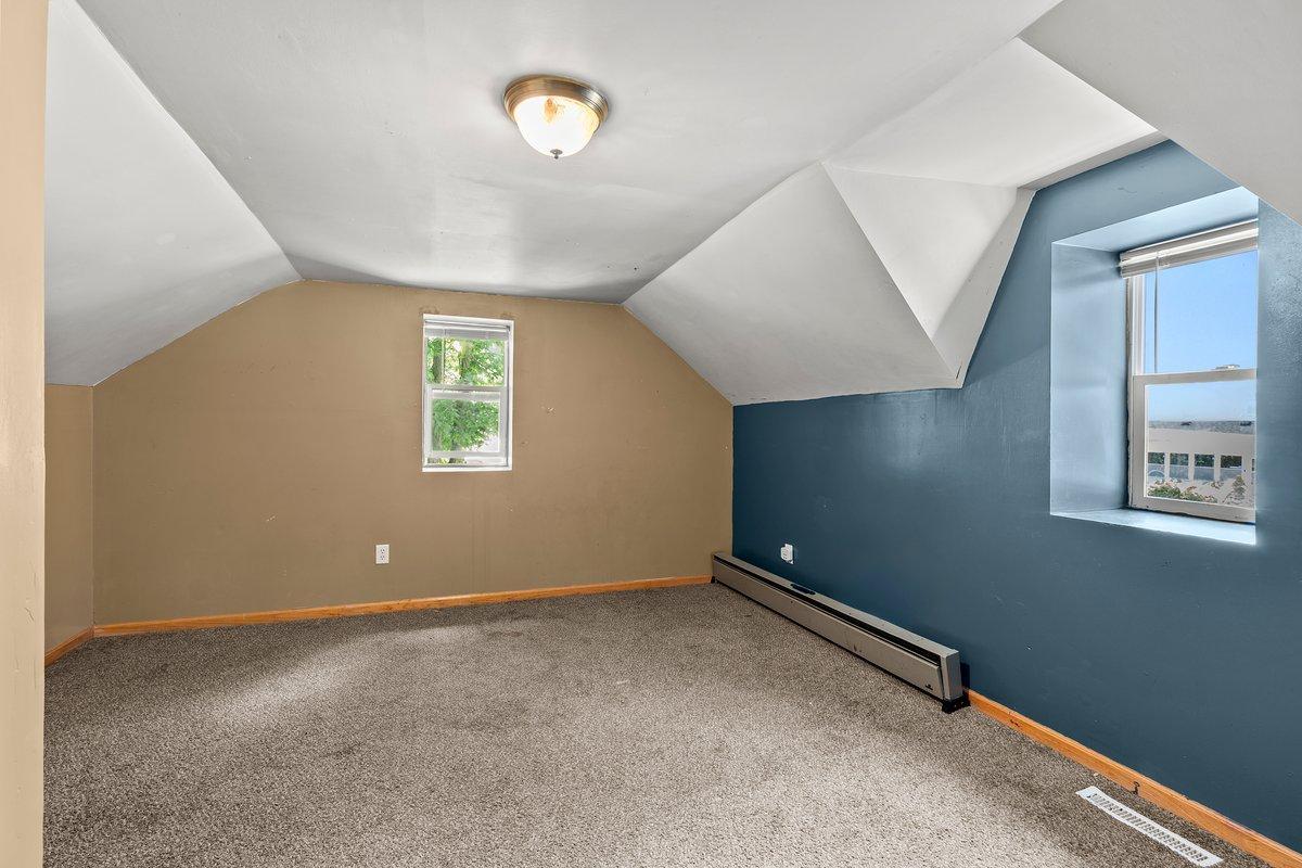 915 3rd Avenue Nw Property Photo 17