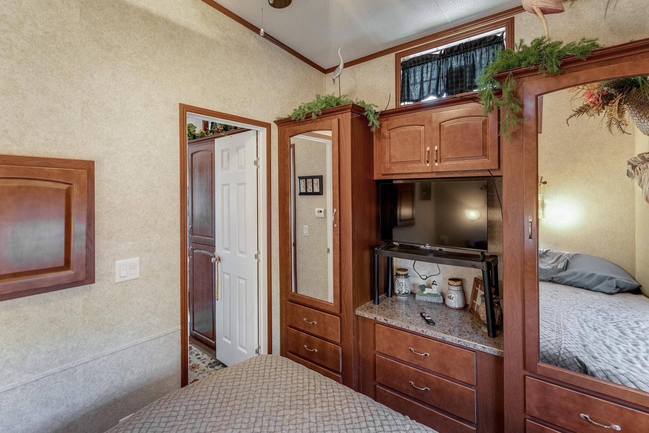 20174 Rudbeck Road Unit 16 Property Photo 13