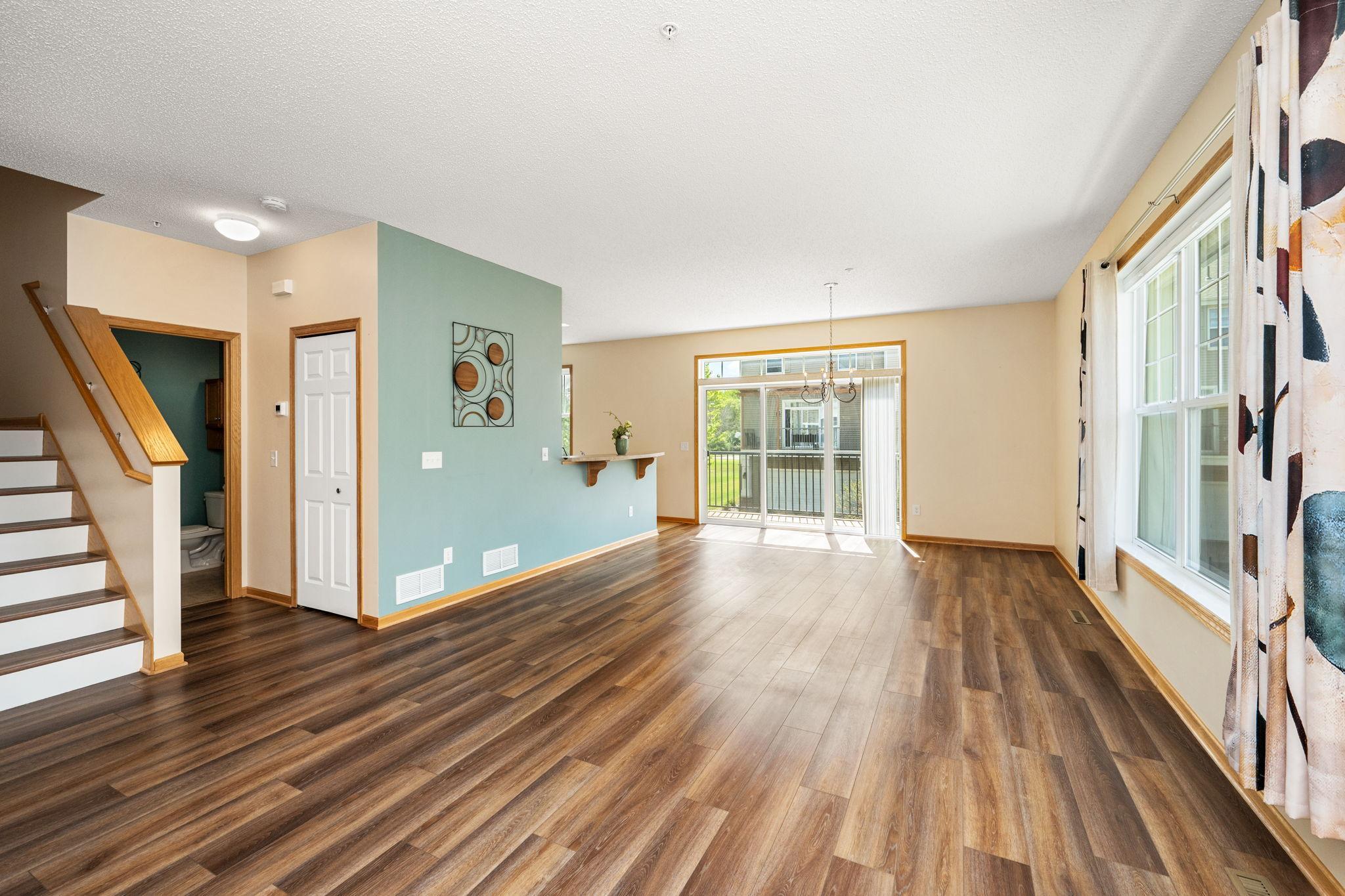 11808 Emery Village Drive N Property Photo 5