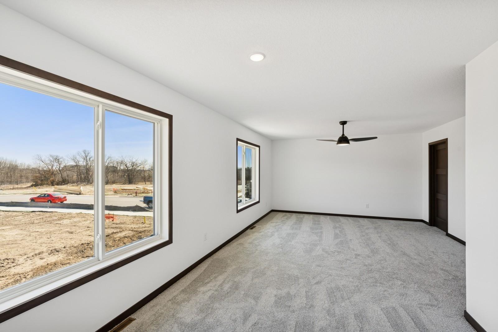 18020 Walnut Circle Property Photo 10