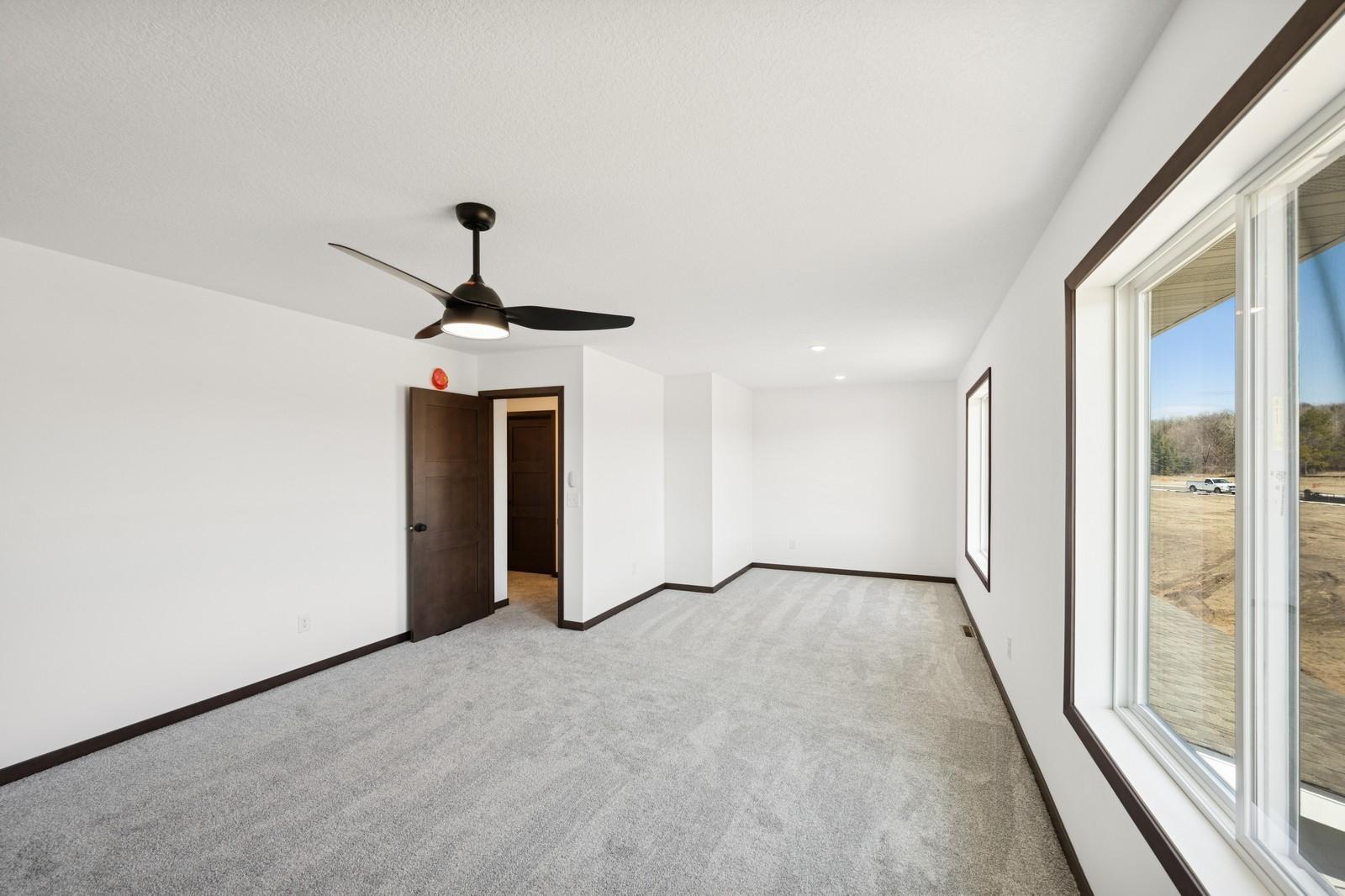 18020 Walnut Circle Property Photo 11