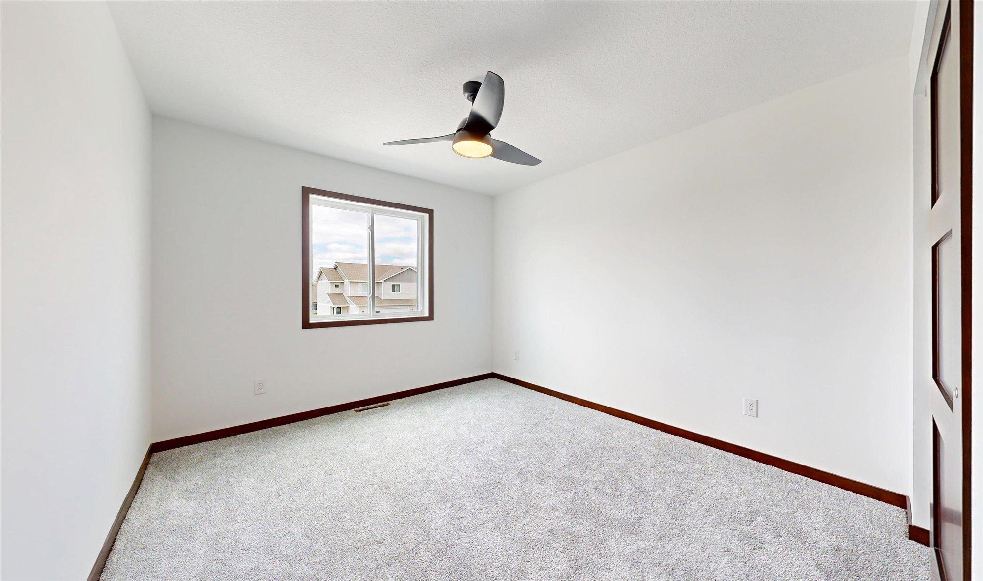 18020 Walnut Circle Property Photo 15