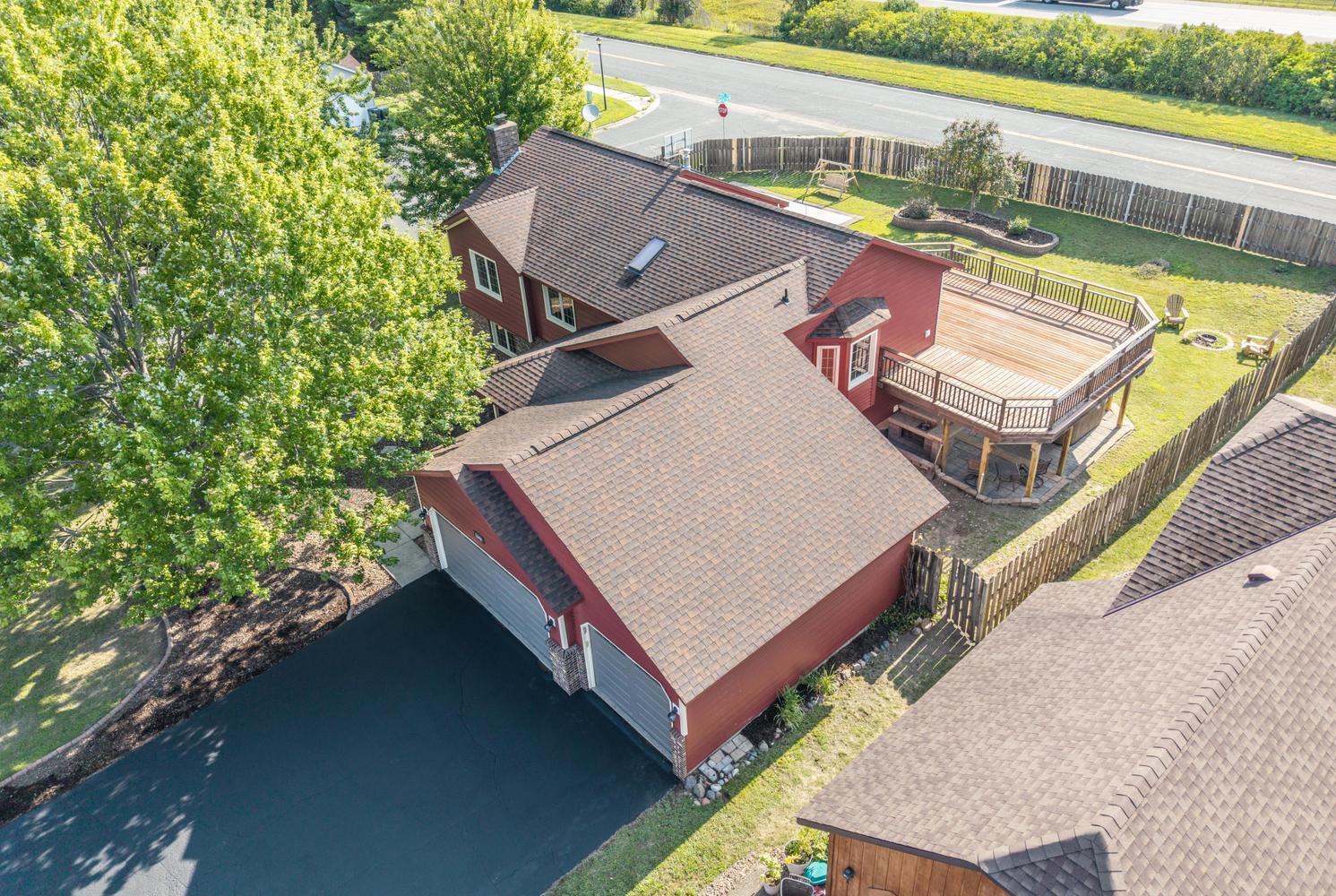 1500 Lakeview Curve Property Photo 2