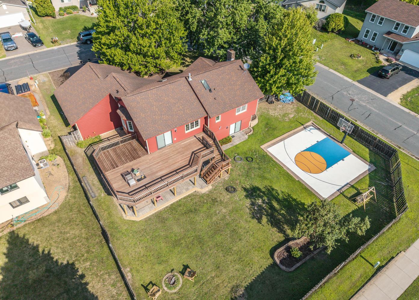 1500 Lakeview Curve Property Photo 3