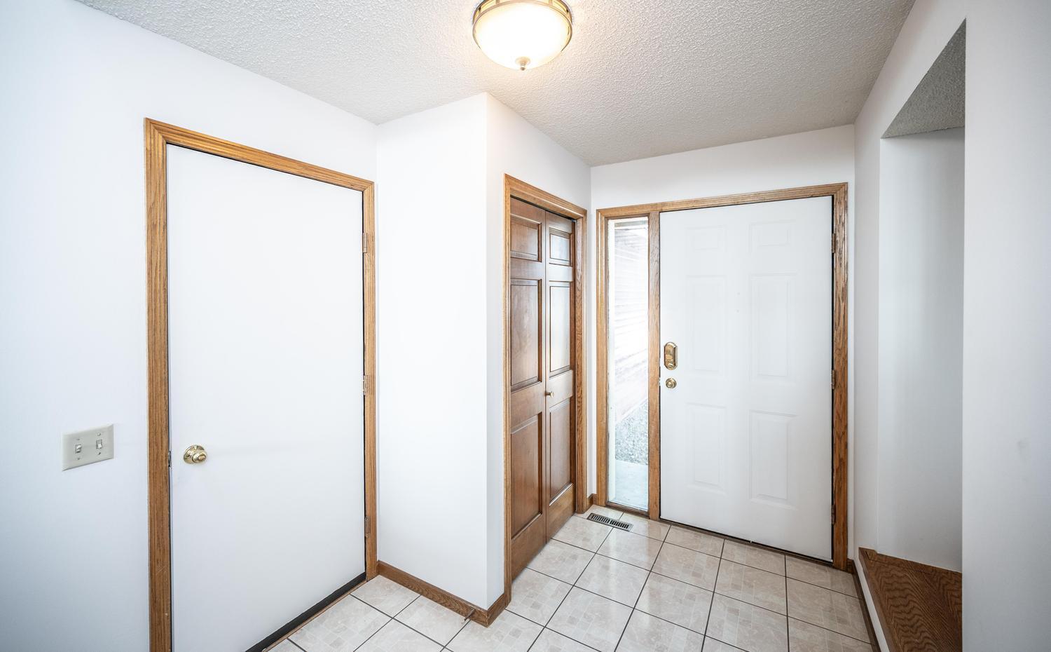 1500 Lakeview Curve Property Photo 4