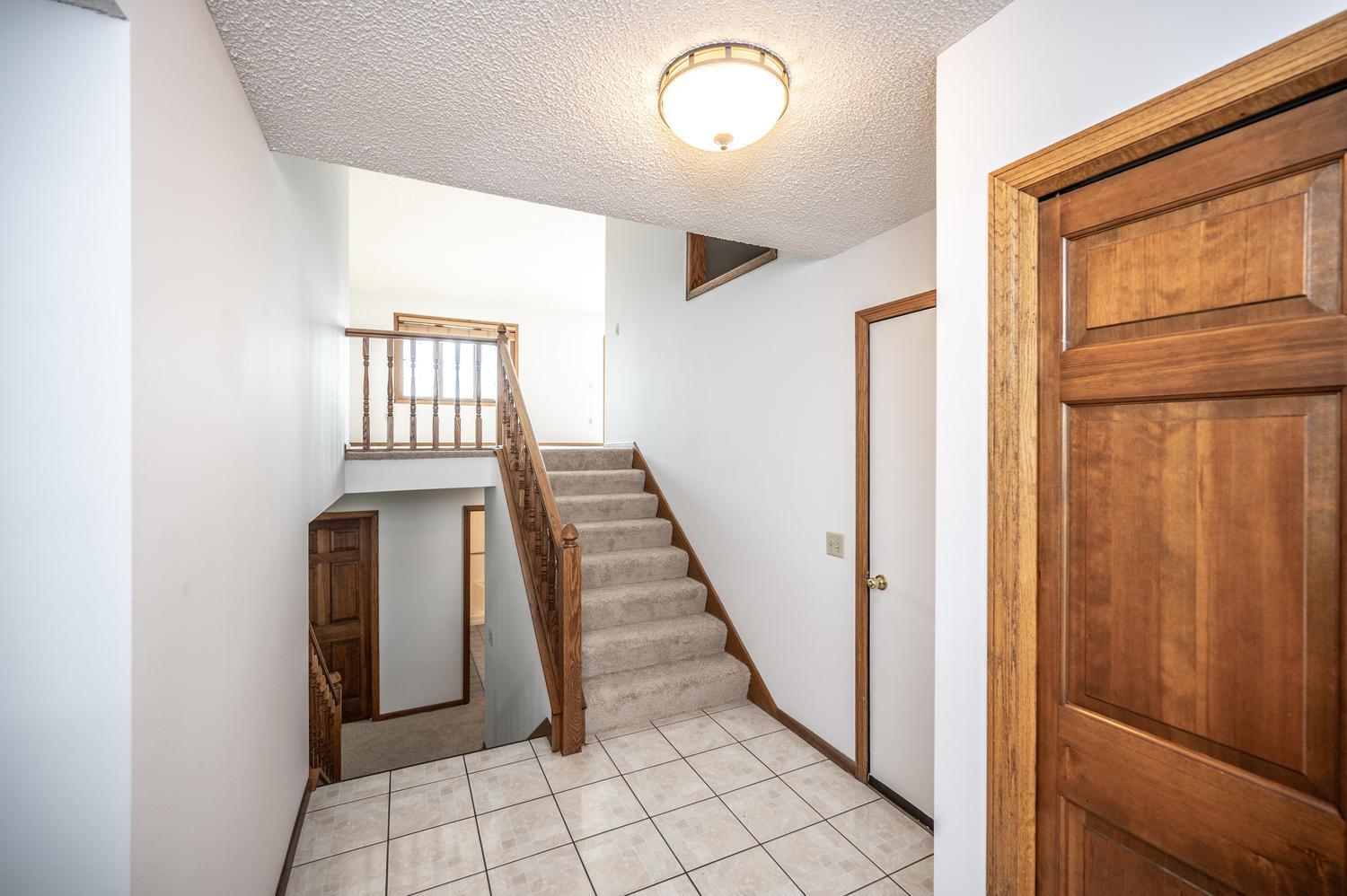 1500 Lakeview Curve Property Photo 5