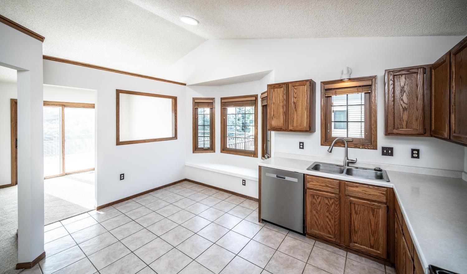1500 Lakeview Curve Property Photo 12