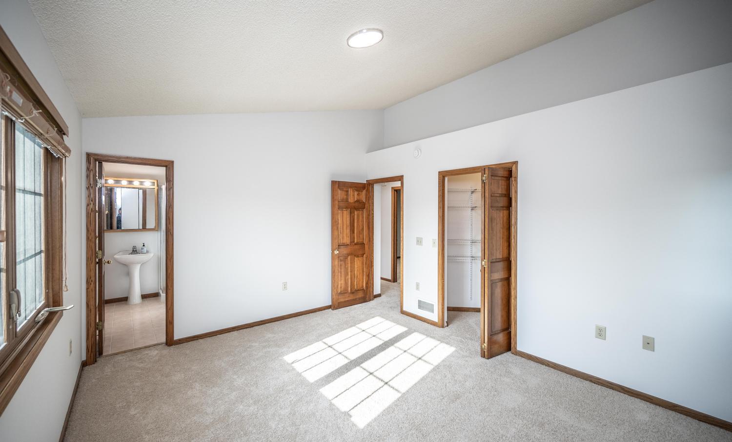 1500 Lakeview Curve Property Photo 16