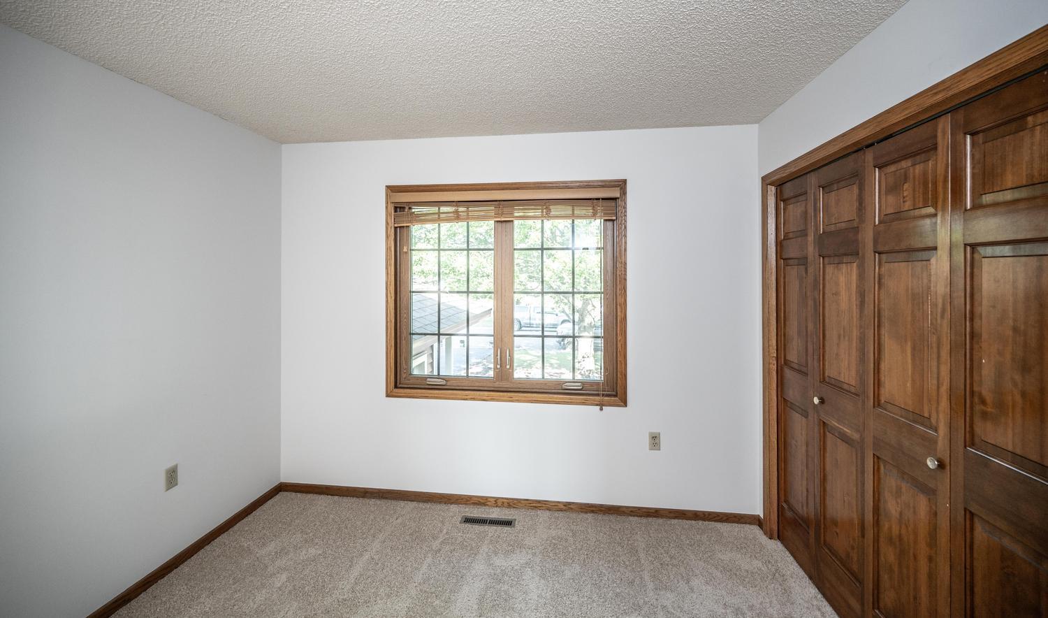 1500 Lakeview Curve Property Photo 18