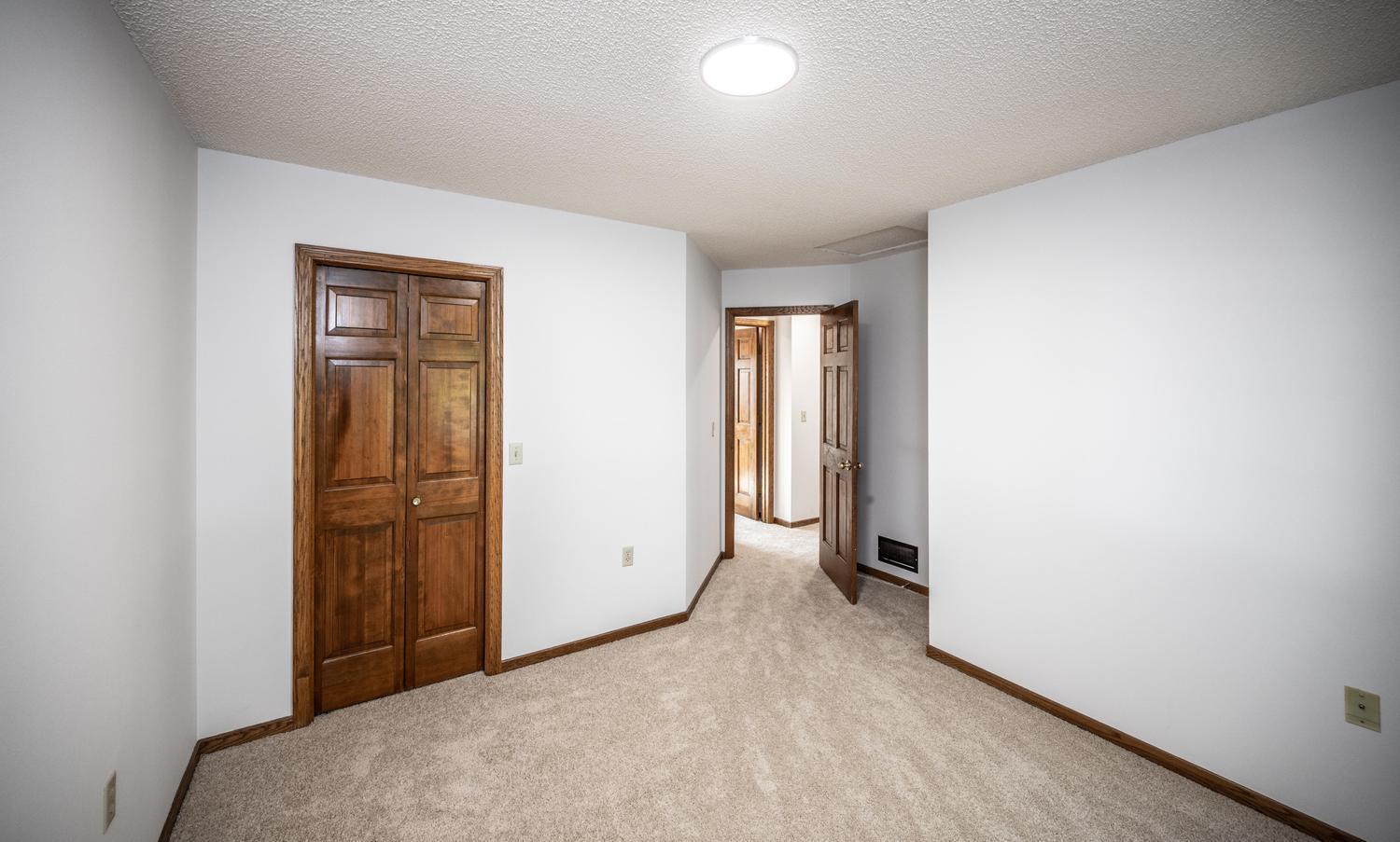1500 Lakeview Curve Property Photo 22