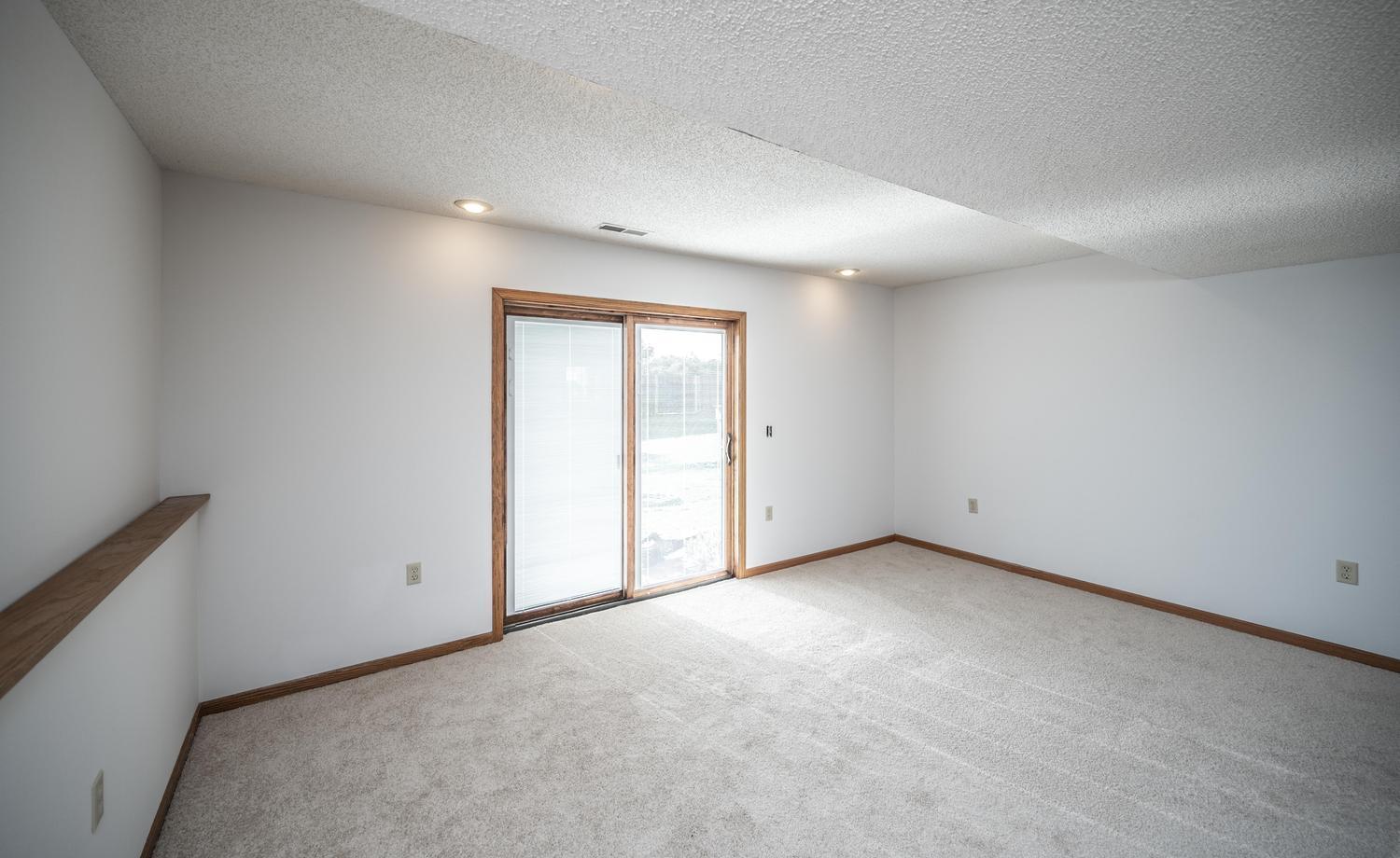 1500 Lakeview Curve Property Photo 27