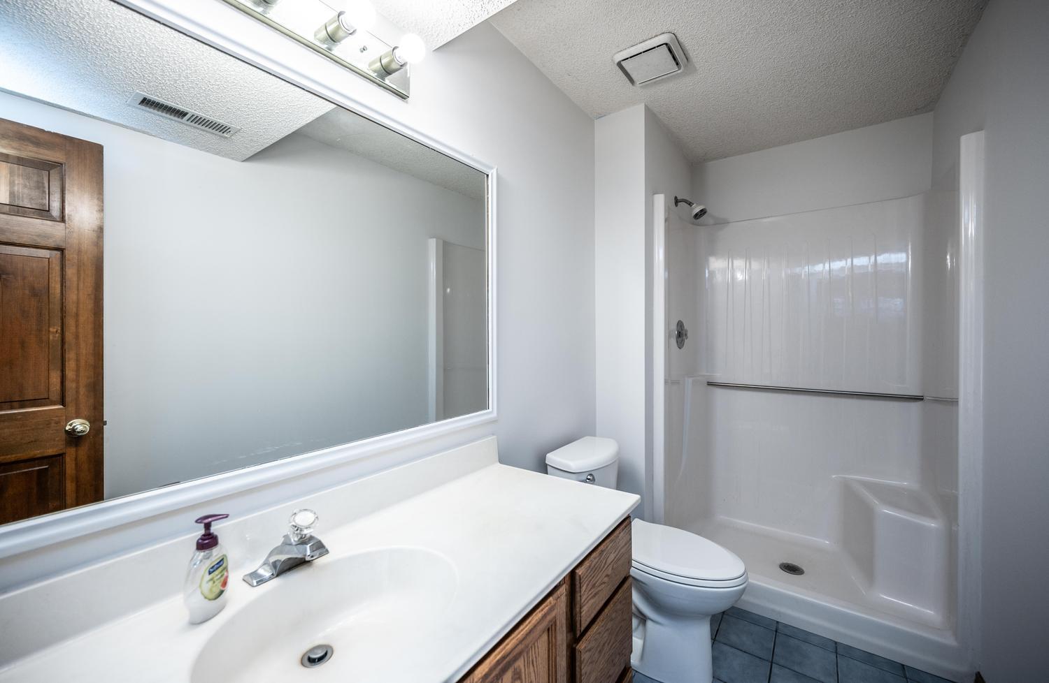 1500 Lakeview Curve Property Photo 29