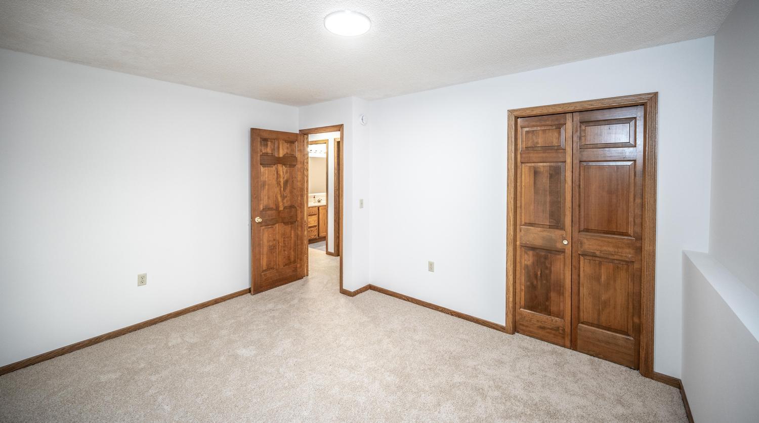 1500 Lakeview Curve Property Photo 31