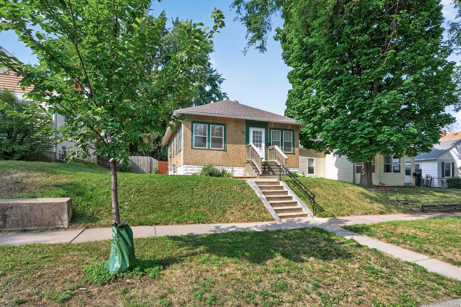 967 Rose Avenue E Property Photo 3