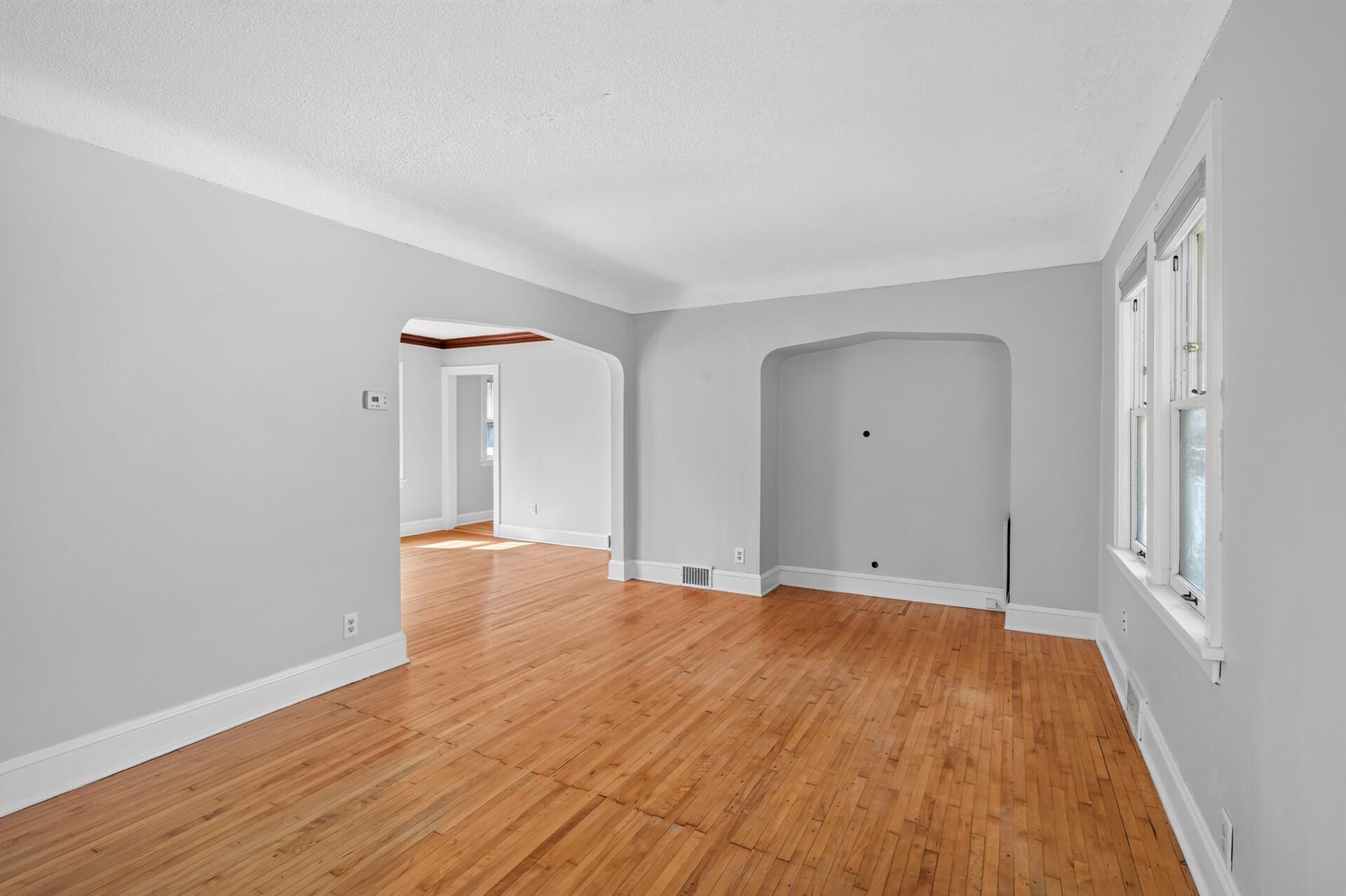 967 Rose Avenue E Property Photo 5
