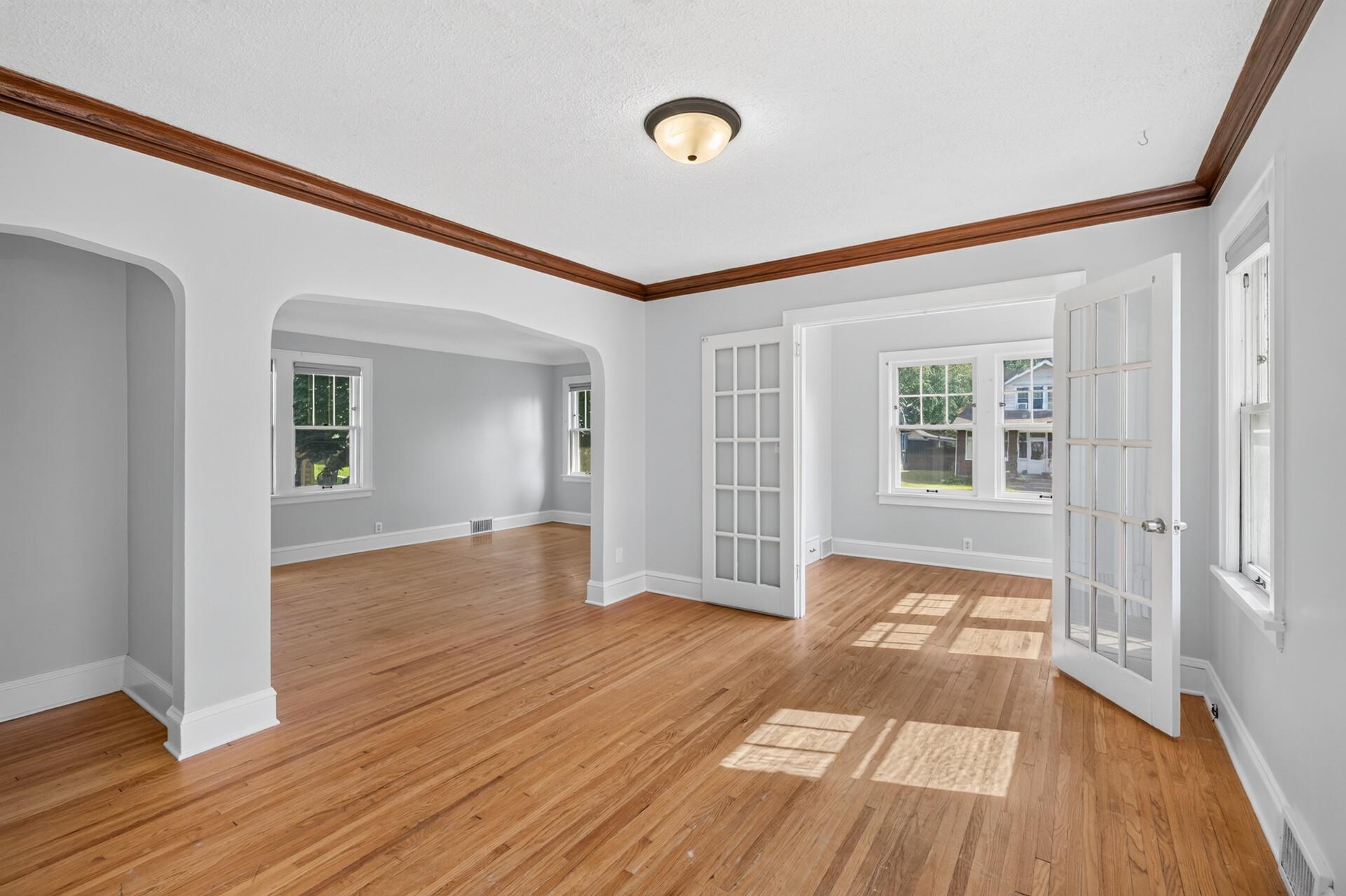 967 Rose Avenue E Property Photo 12