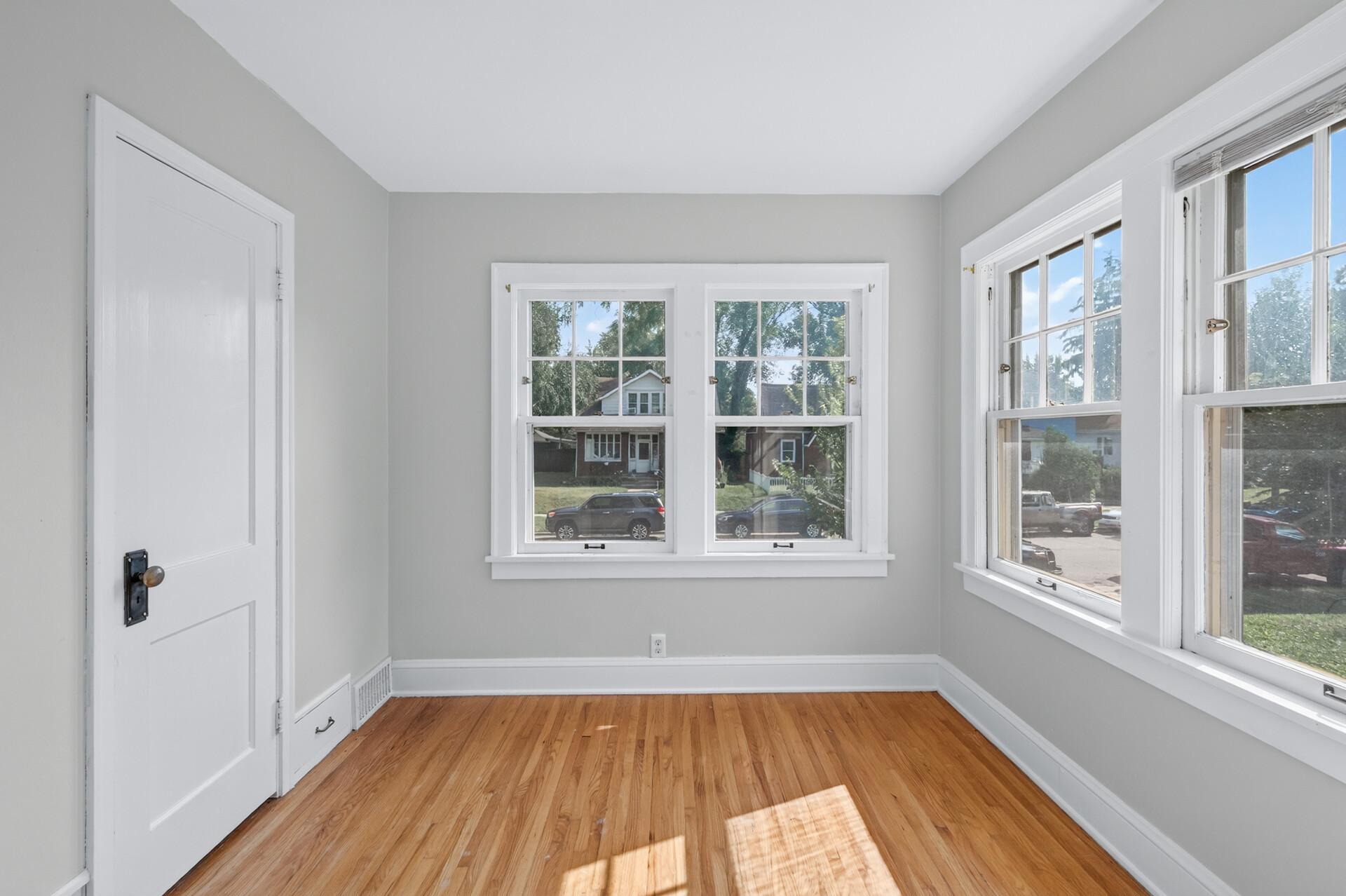 967 Rose Avenue E Property Photo 13