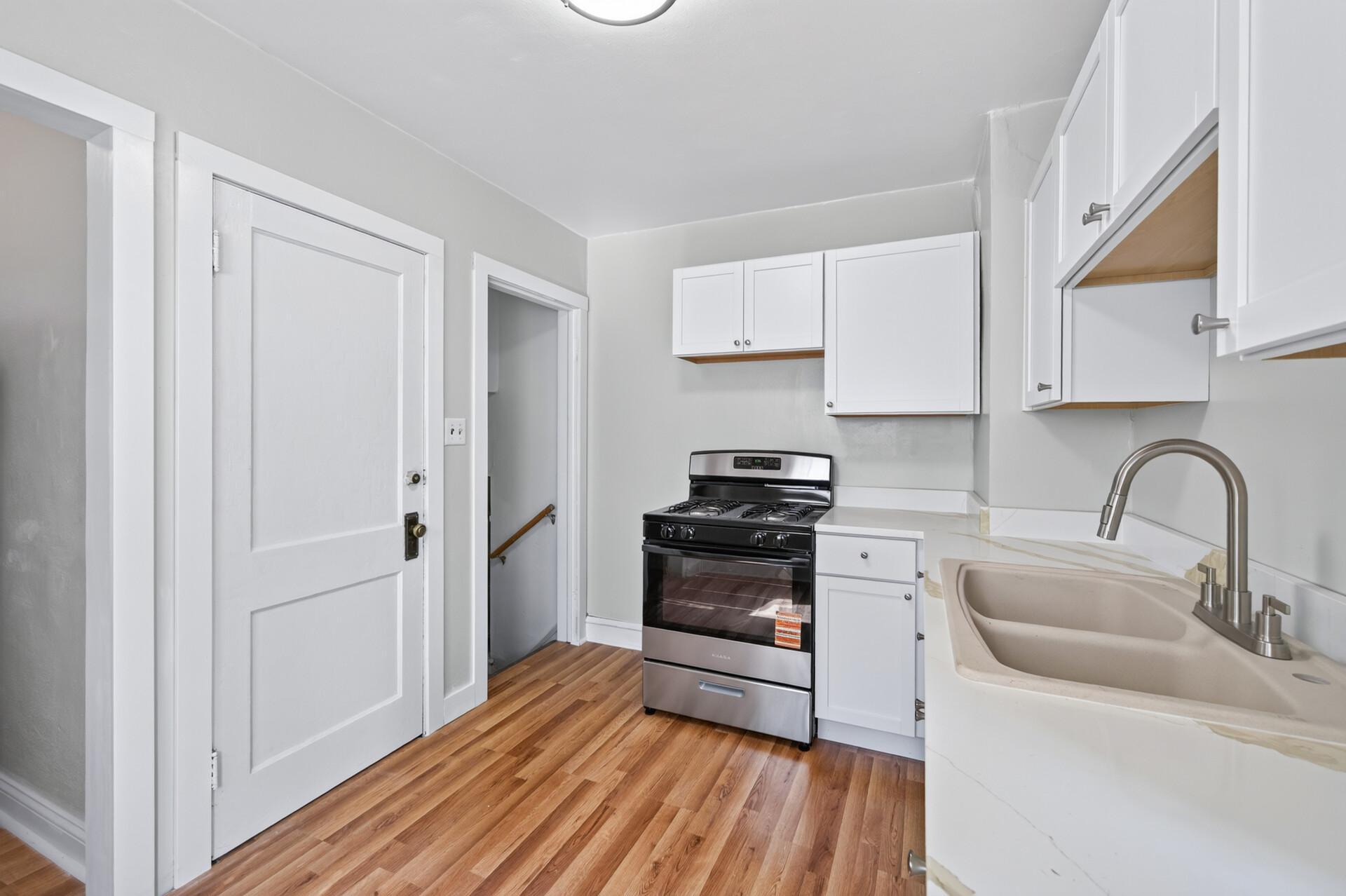967 Rose Avenue E Property Photo 14