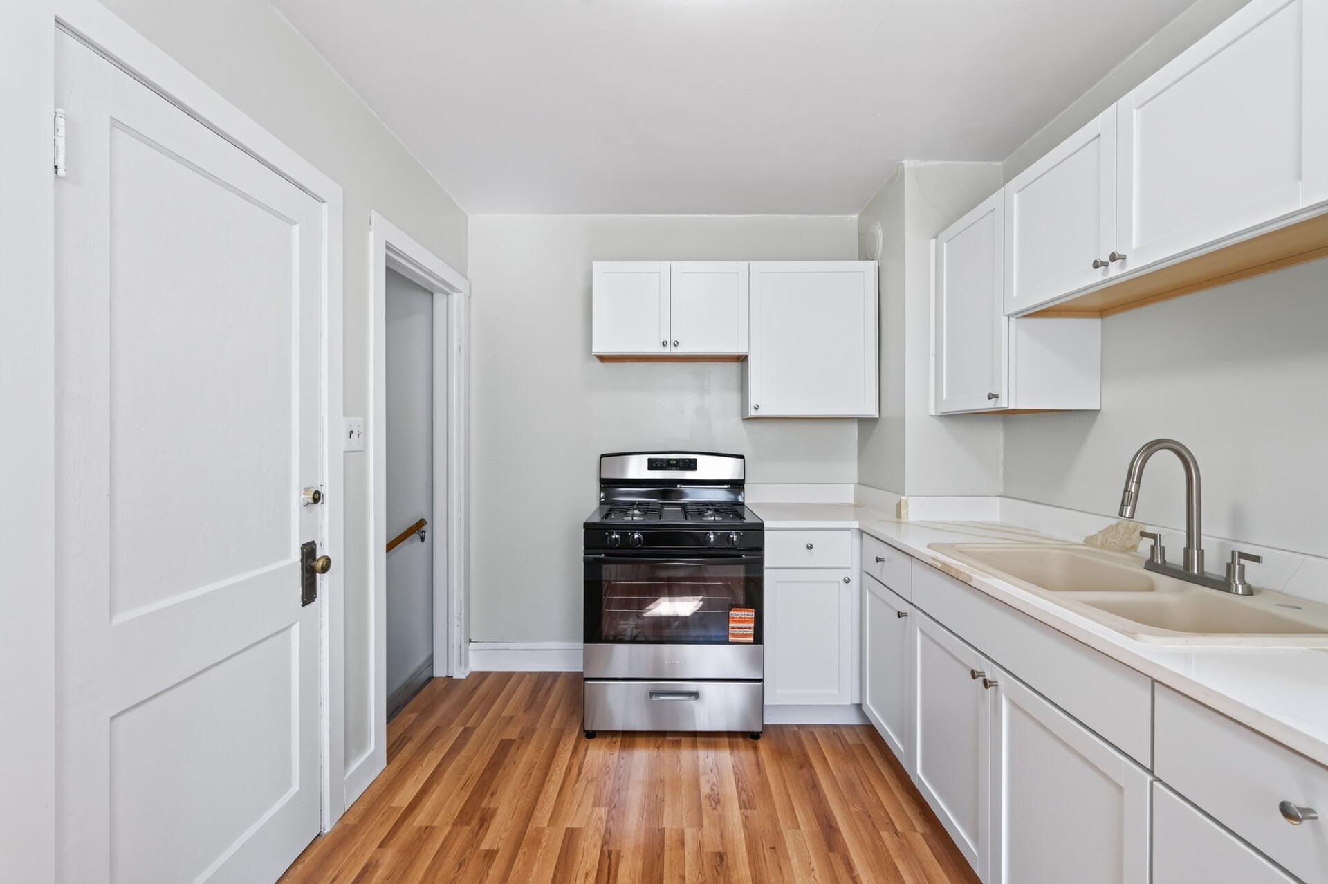967 Rose Avenue E Property Photo 15