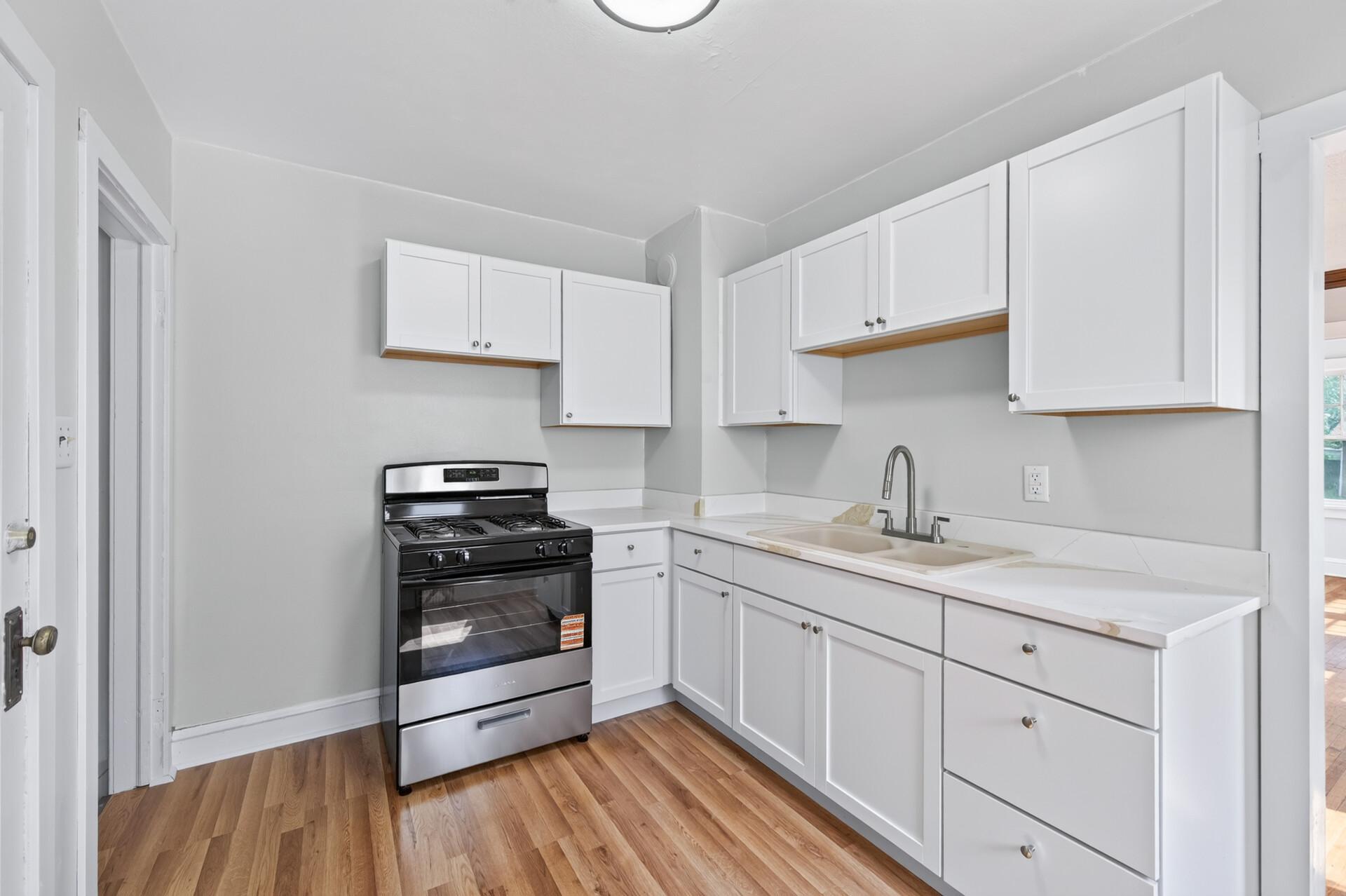 967 Rose Avenue E Property Photo 16