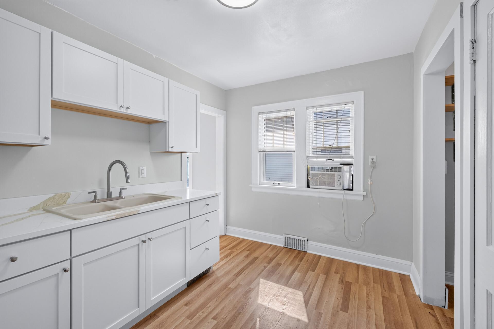 967 Rose Avenue E Property Photo 17