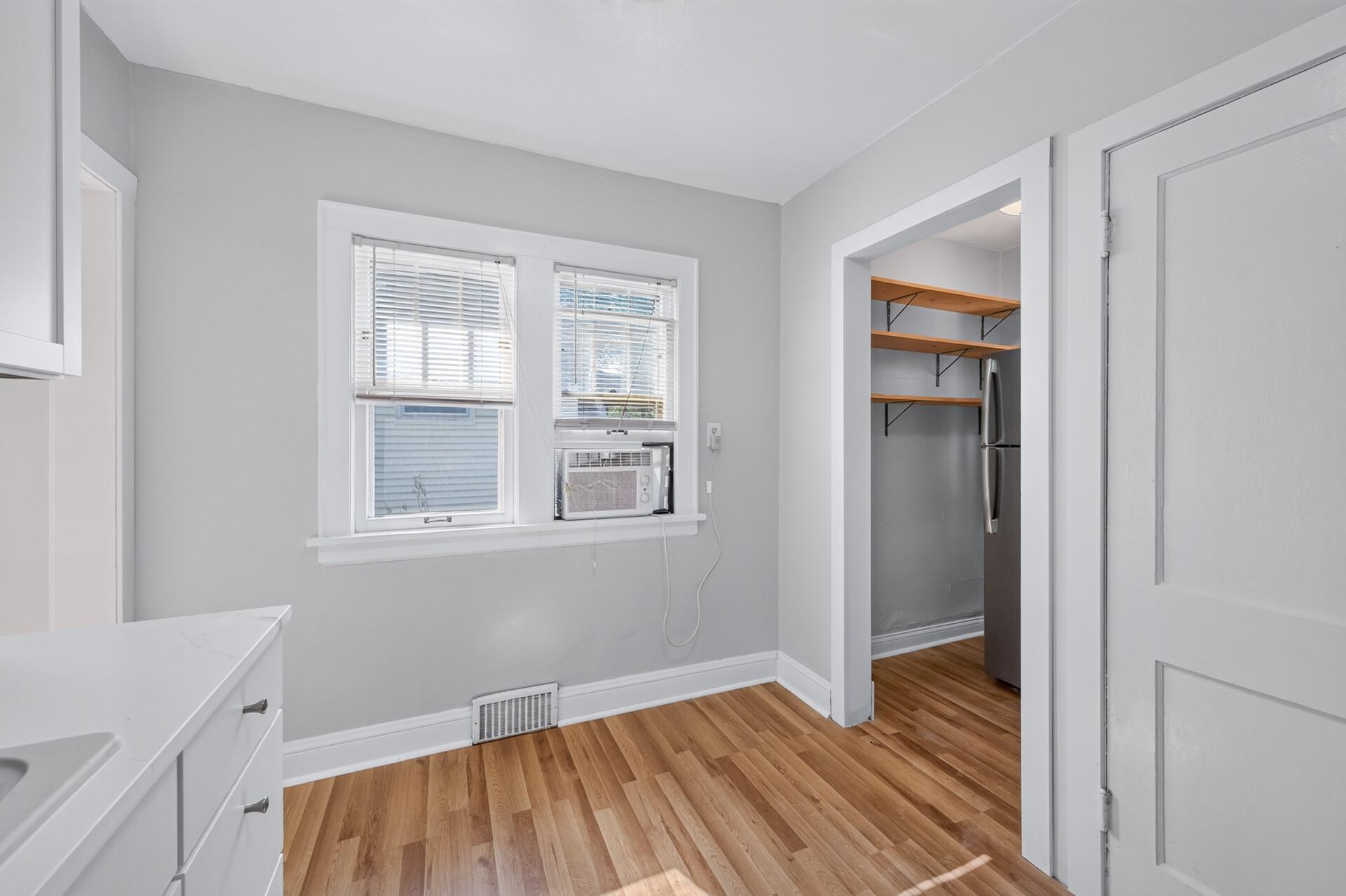 967 Rose Avenue E Property Photo 18