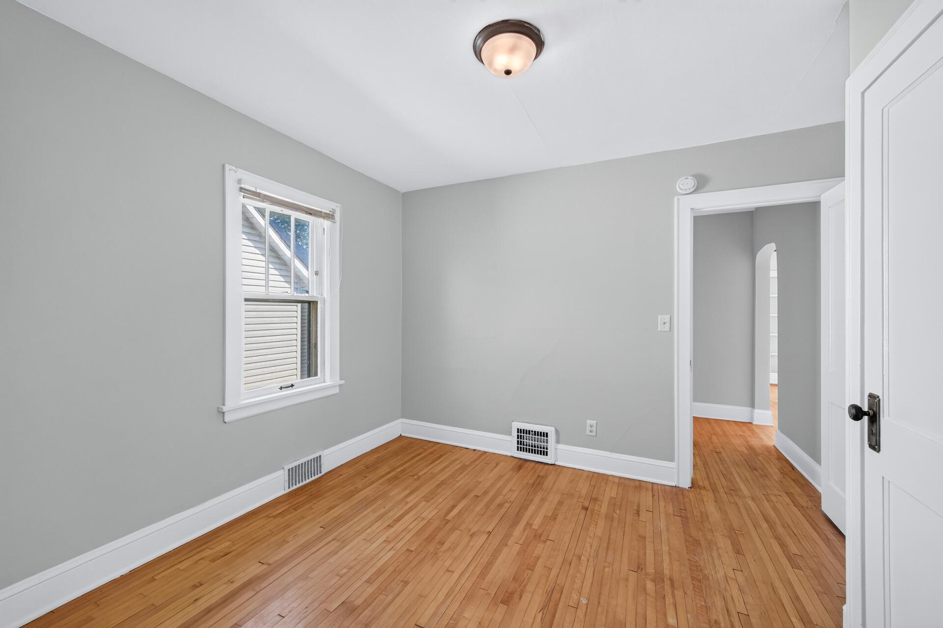 967 Rose Avenue E Property Photo 22