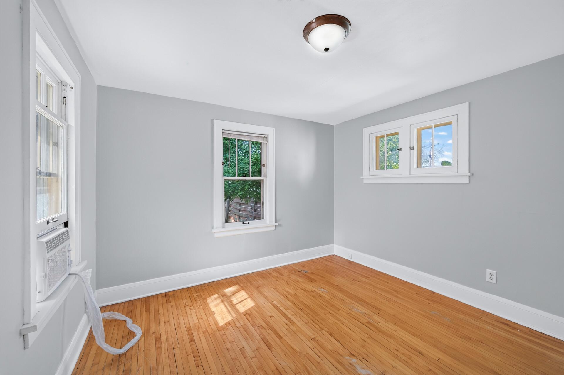 967 Rose Avenue E Property Photo 23