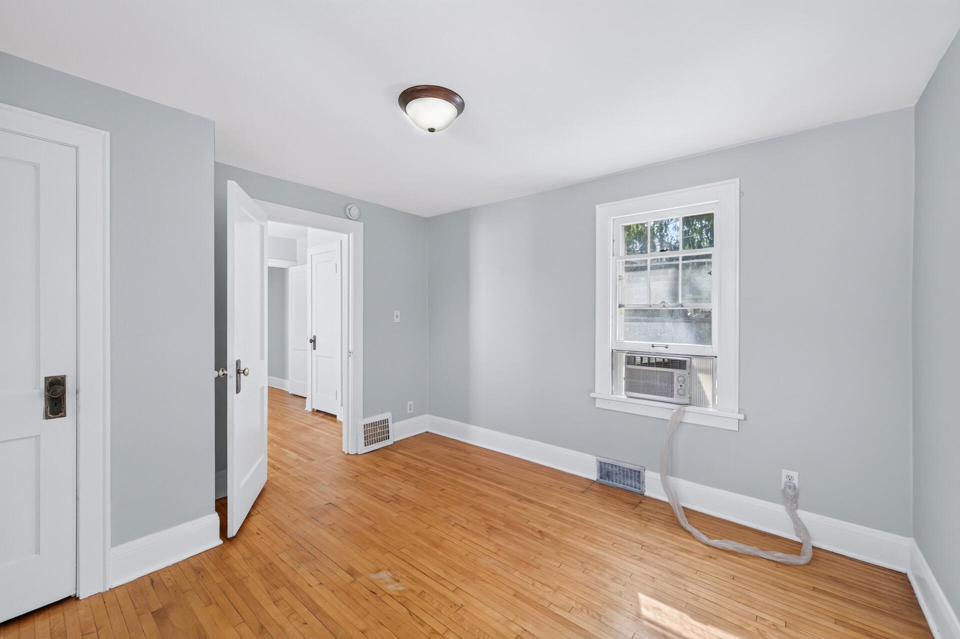967 Rose Avenue E Property Photo 25