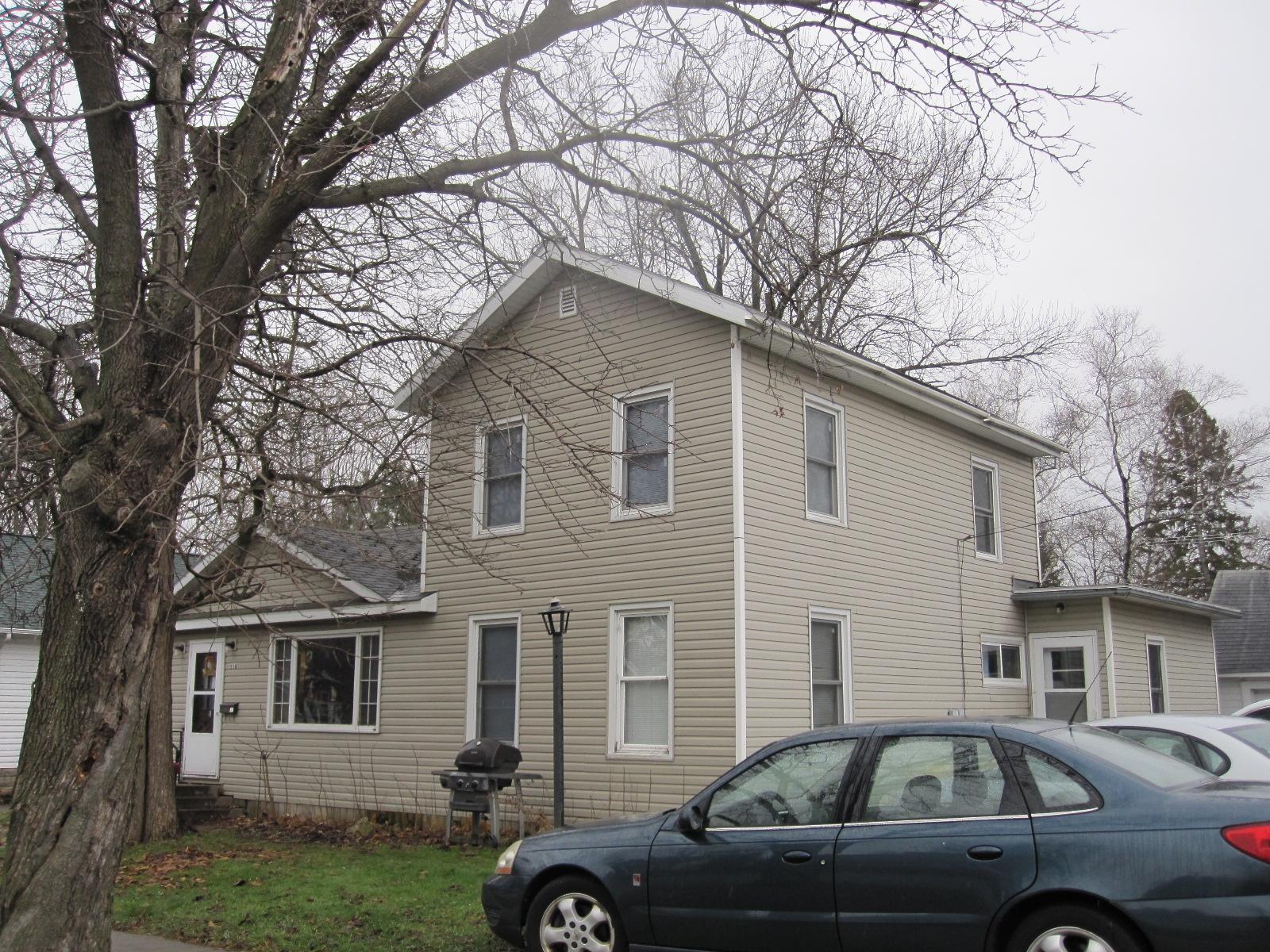 518.5 E Walnut Street Property Photo 1