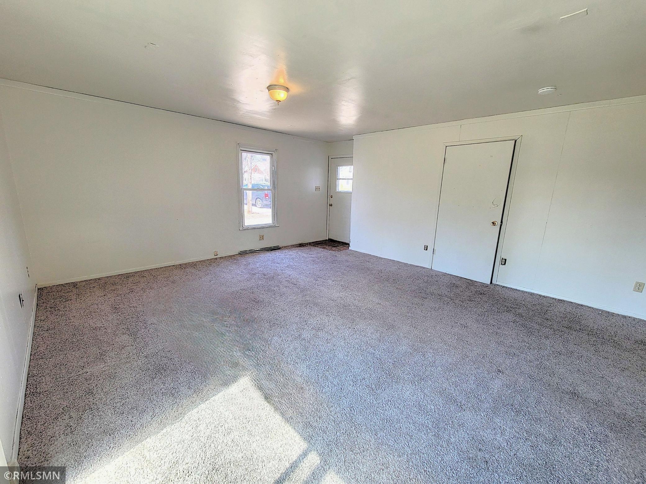 518.5 E Walnut Street Property Photo 4