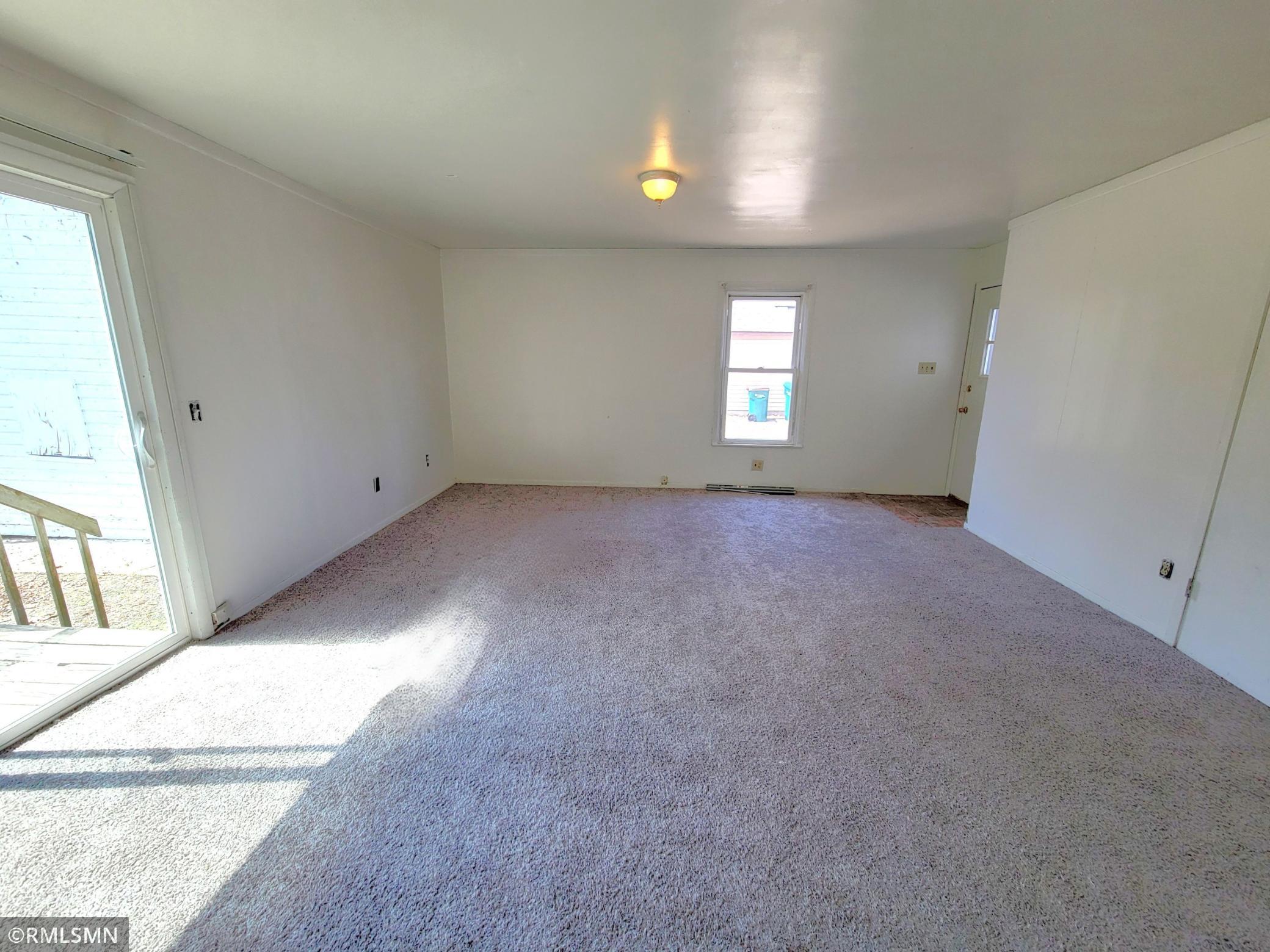 518.5 E Walnut Street Property Photo 5